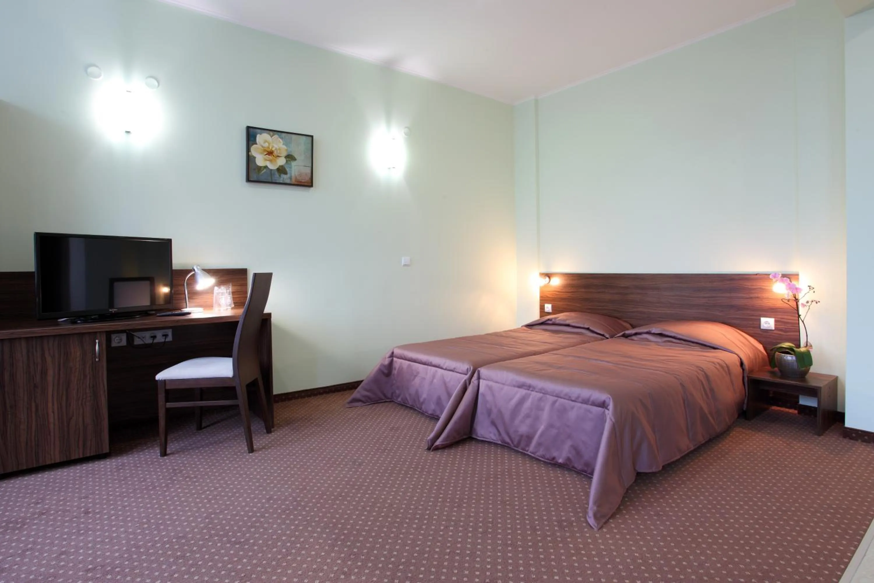 Photo of the whole room, Bed in Teodora Palace Hotel