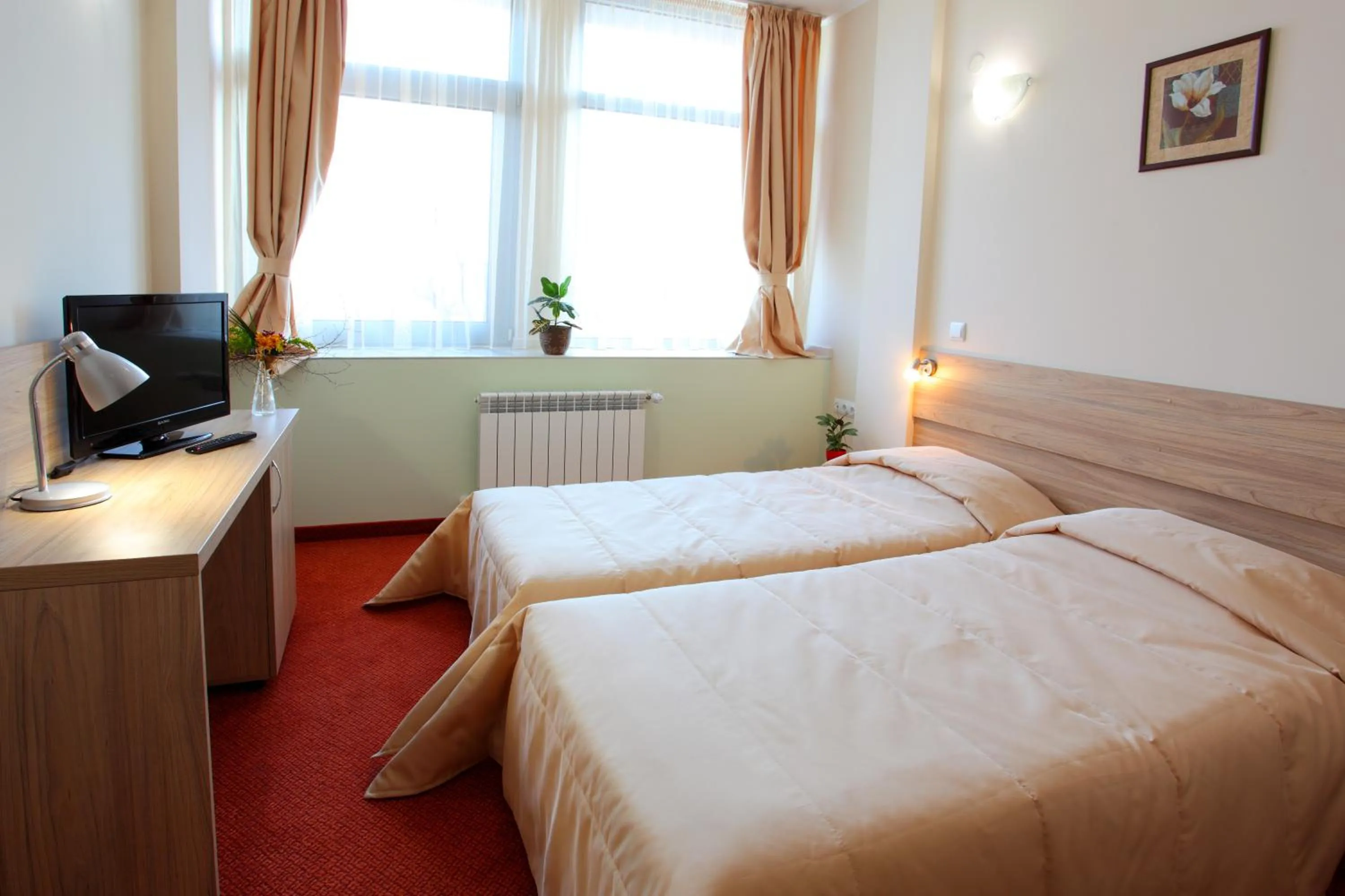 Photo of the whole room, Bed in Teodora Palace Hotel