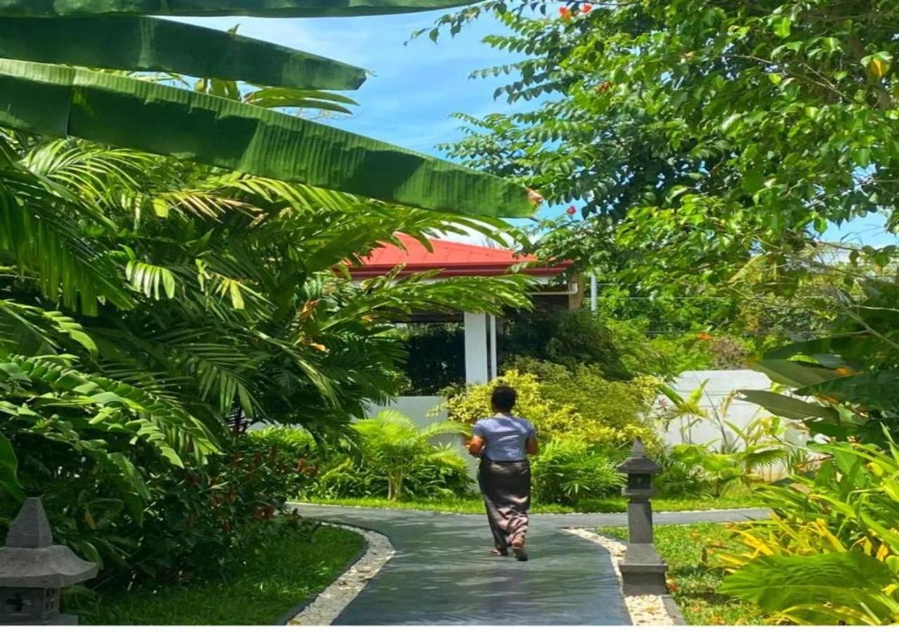 Garden in Carpe Diem Villas & Resort Dive & Stay resort