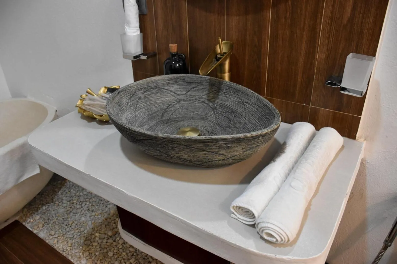 Bathroom in Carpe Diem Villas & Resort Dive & Stay resort