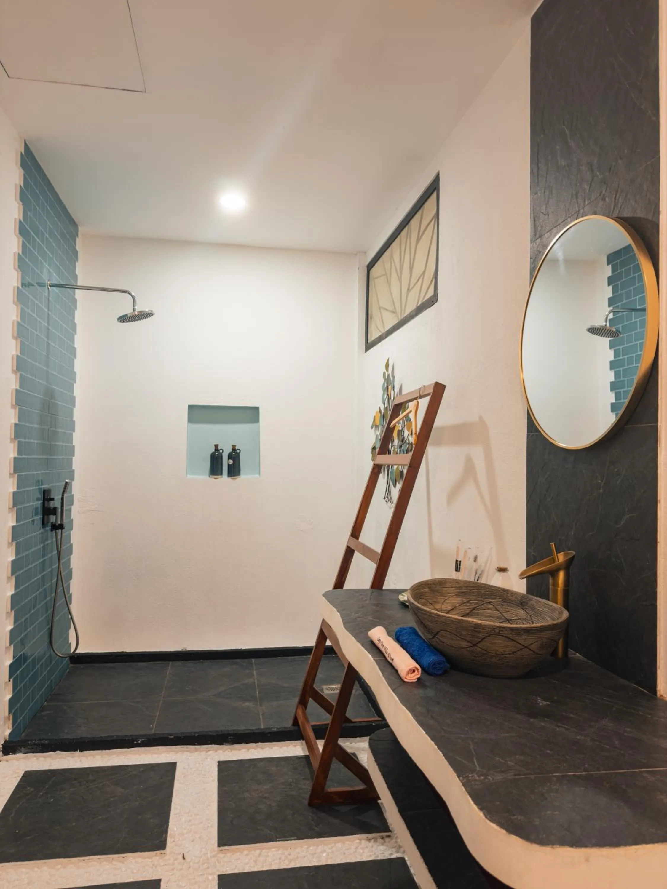 Bathroom in Carpe Diem Villas & Resort Dive & Stay resort