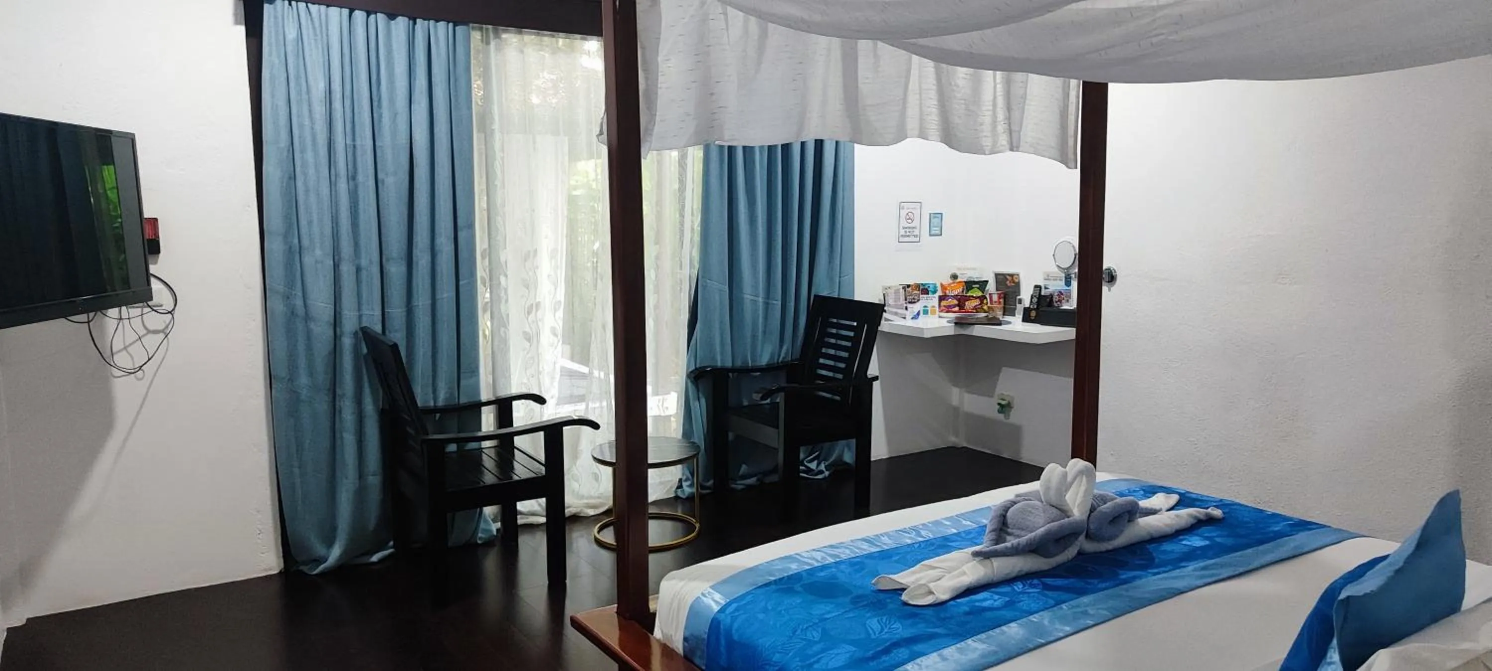 Property building, Bed in Carpe Diem Villas & Resort Dive & Stay resort