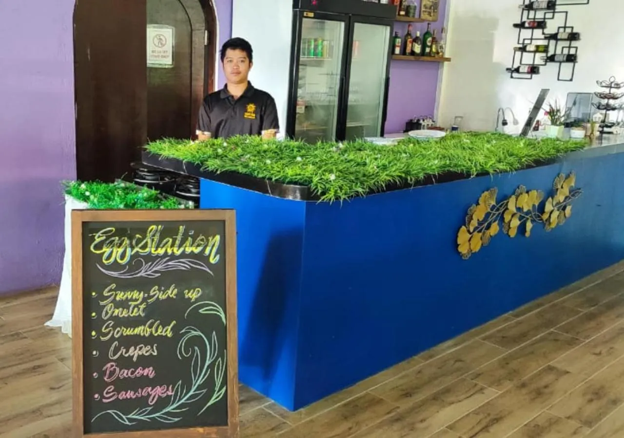 Breakfast in Carpe Diem Villas & Resort Dive & Stay resort