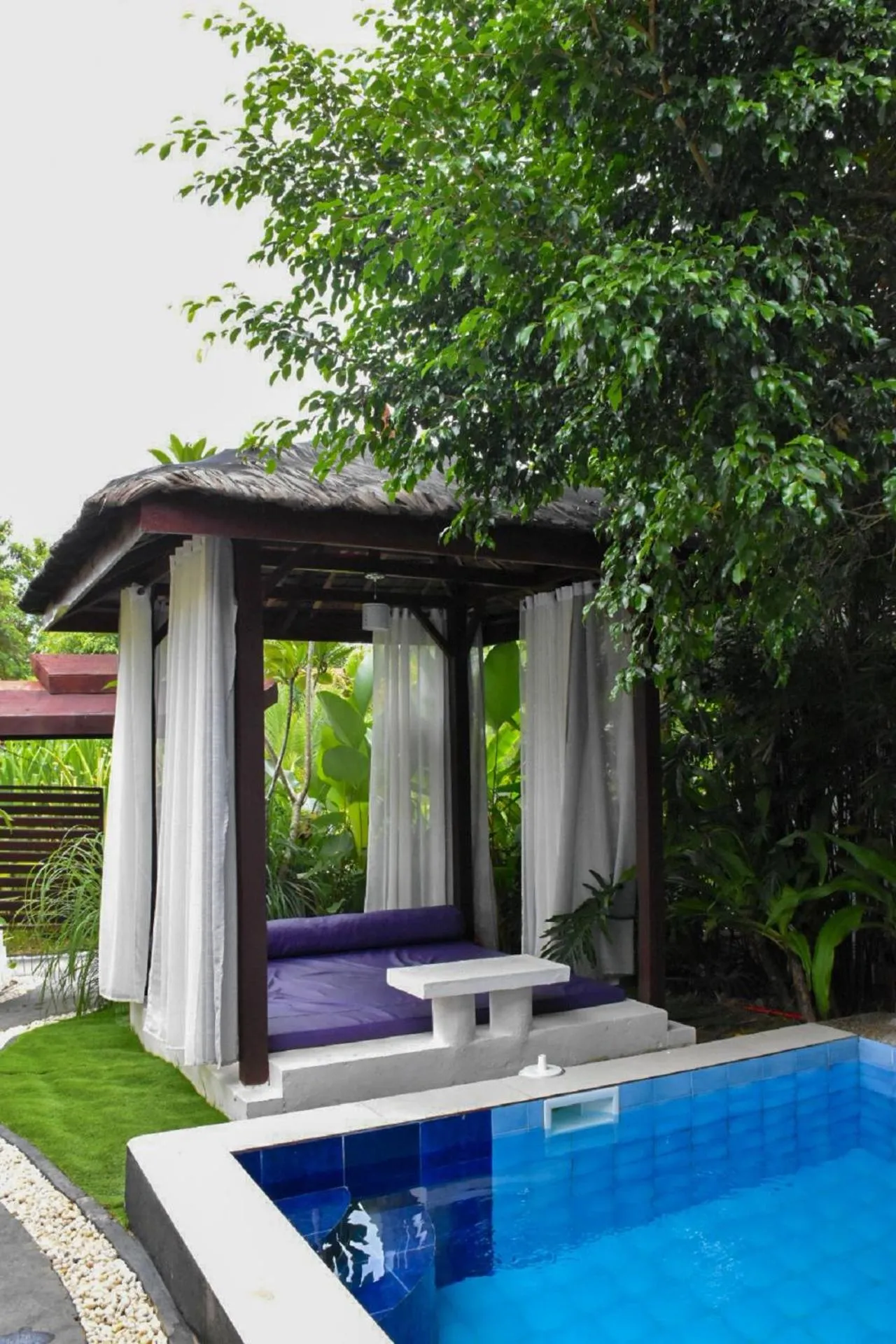 Patio in Carpe Diem Villas & Resort Dive & Stay resort