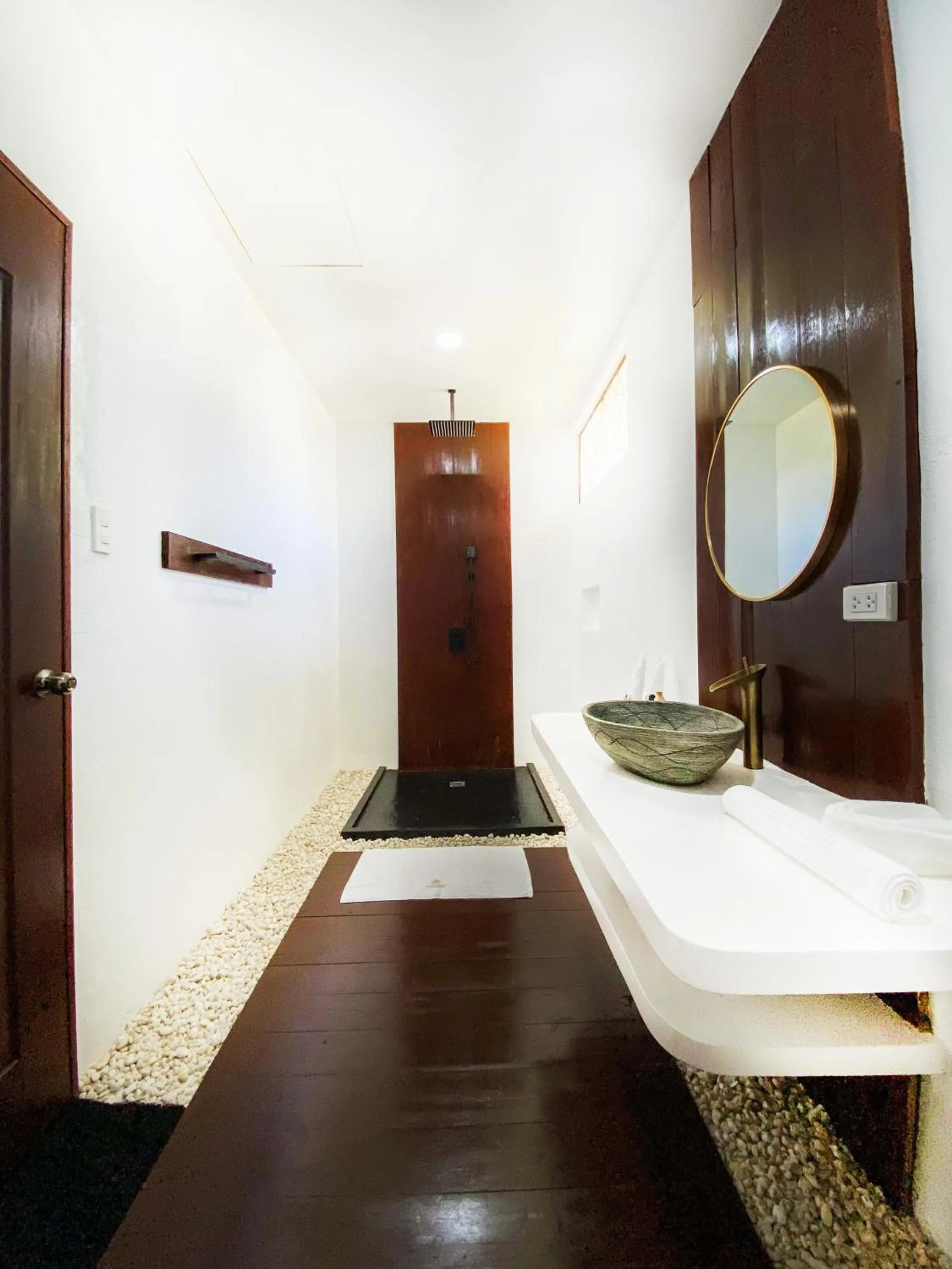Bathroom in Carpe Diem Villas & Resort Dive & Stay resort
