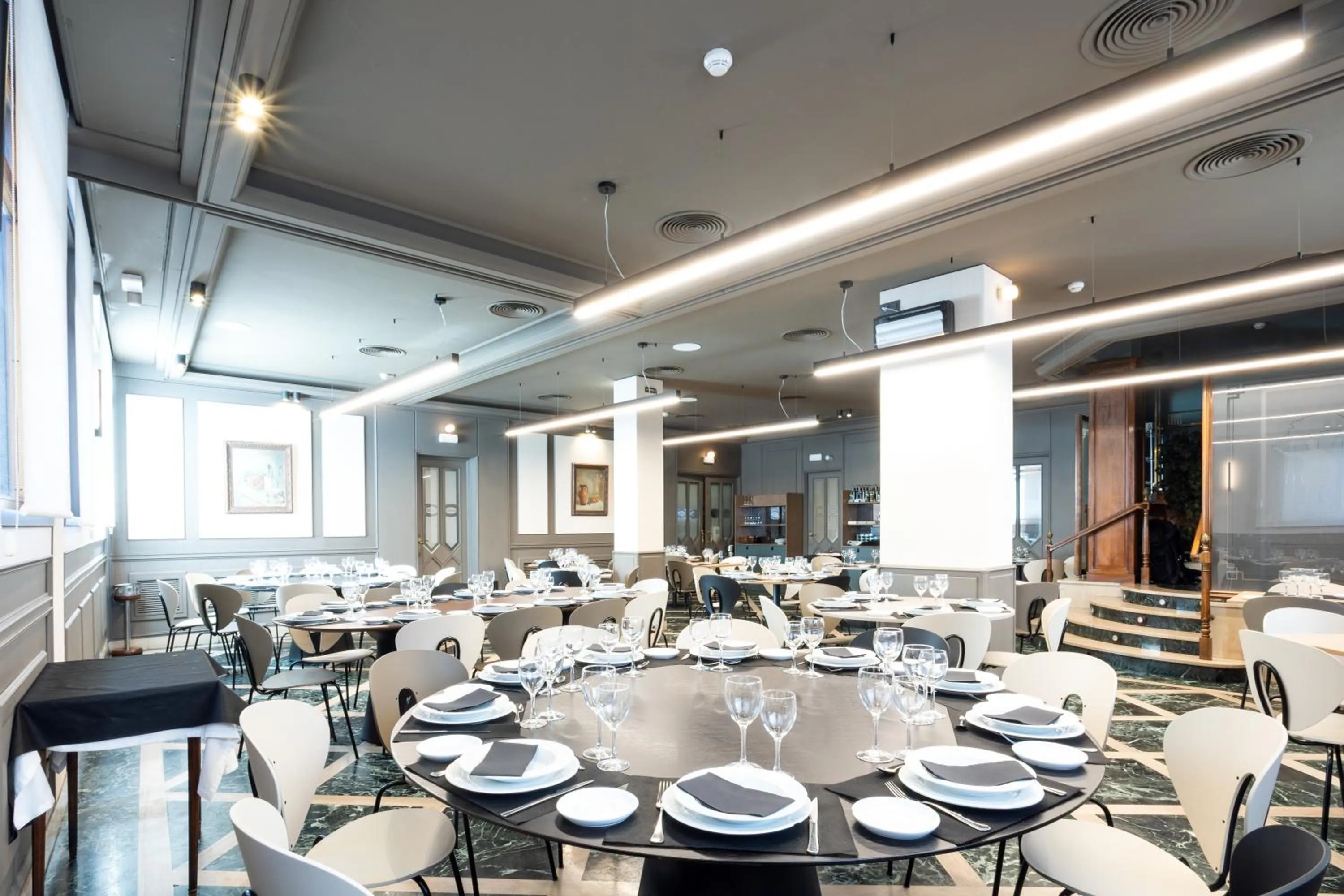 Restaurant/places to eat in Hotel Tibur