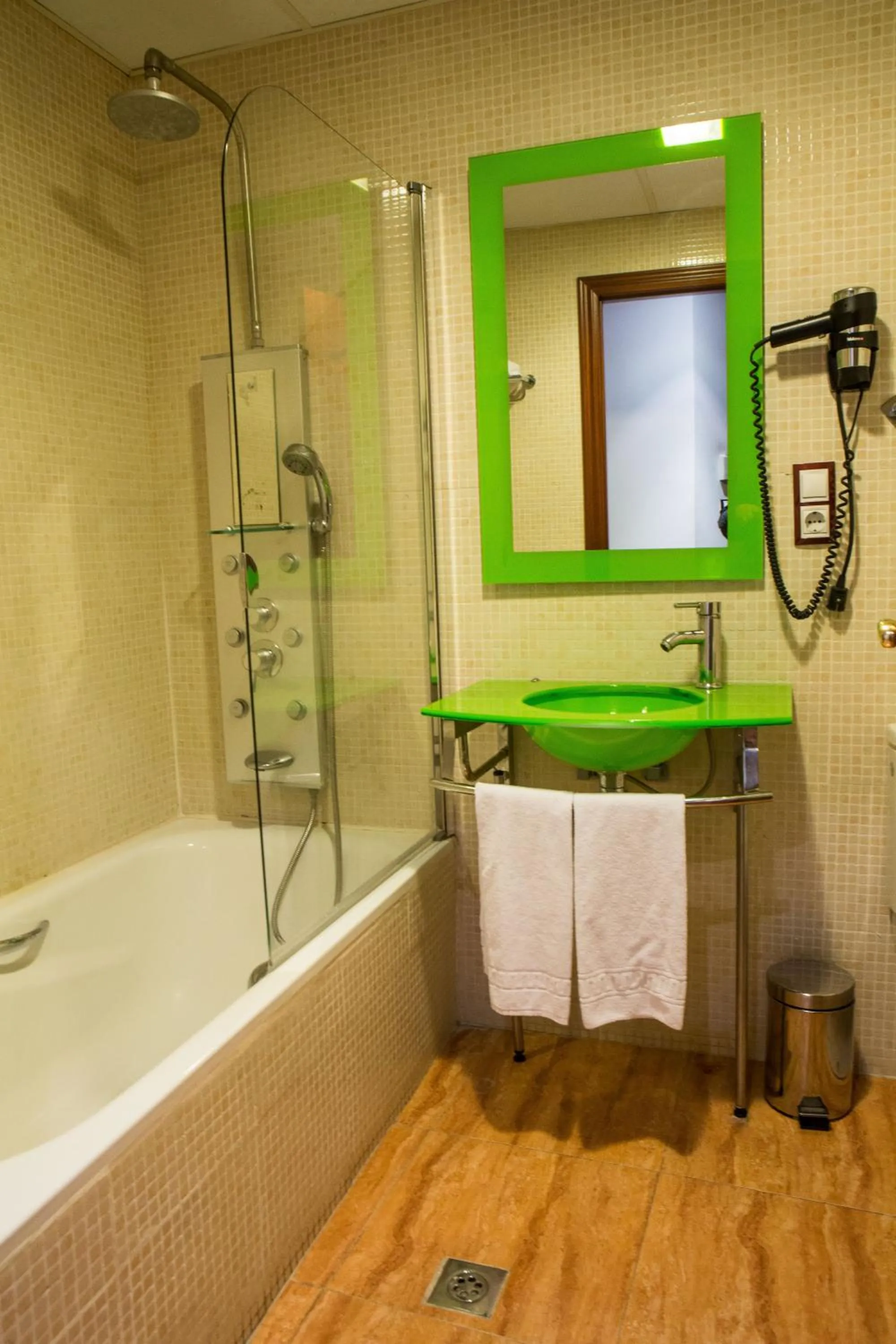 Double or Twin Room in Hotel Tibur