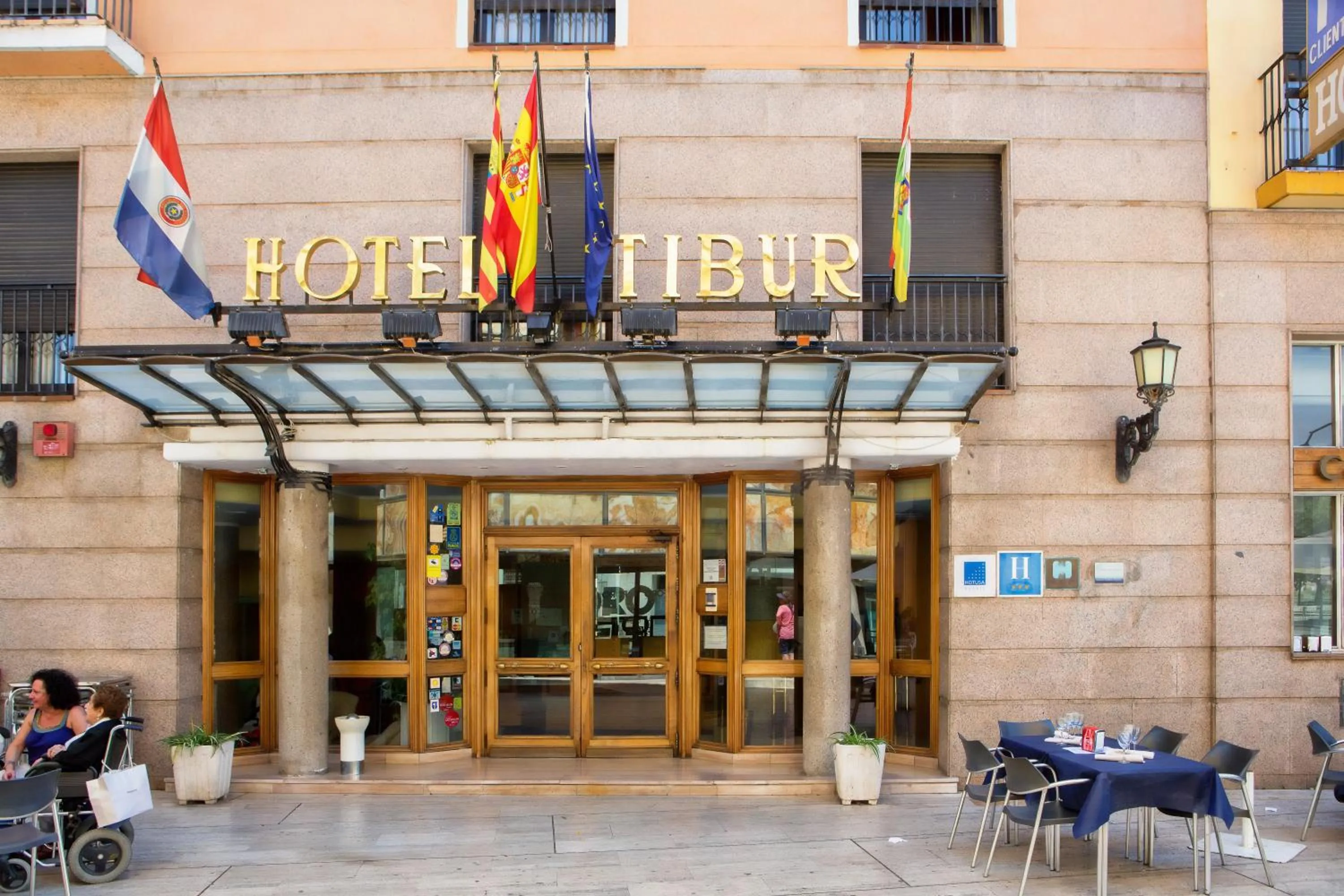 Facade/entrance in Hotel Tibur