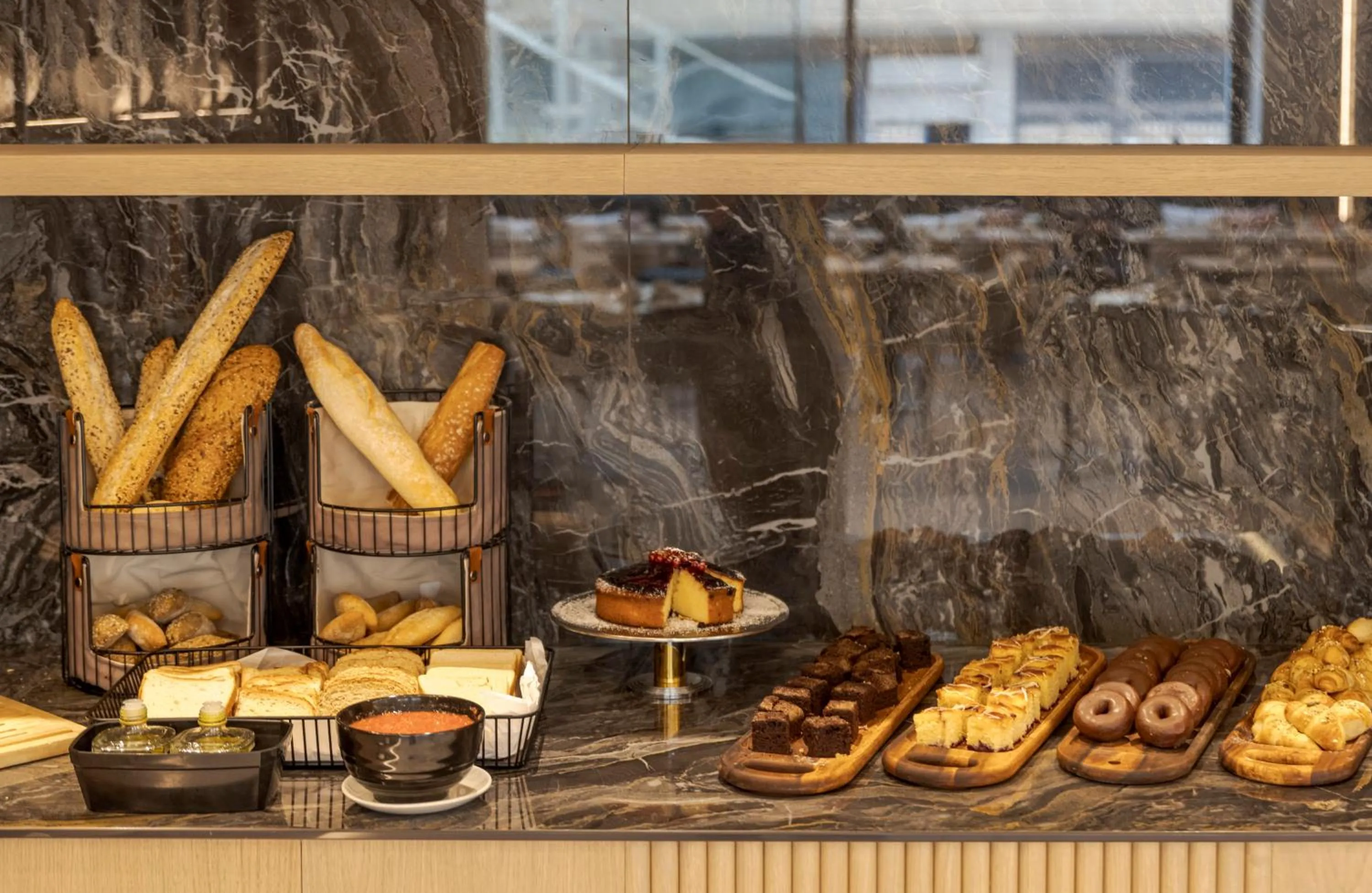 Buffet breakfast in Ilunion Romareda