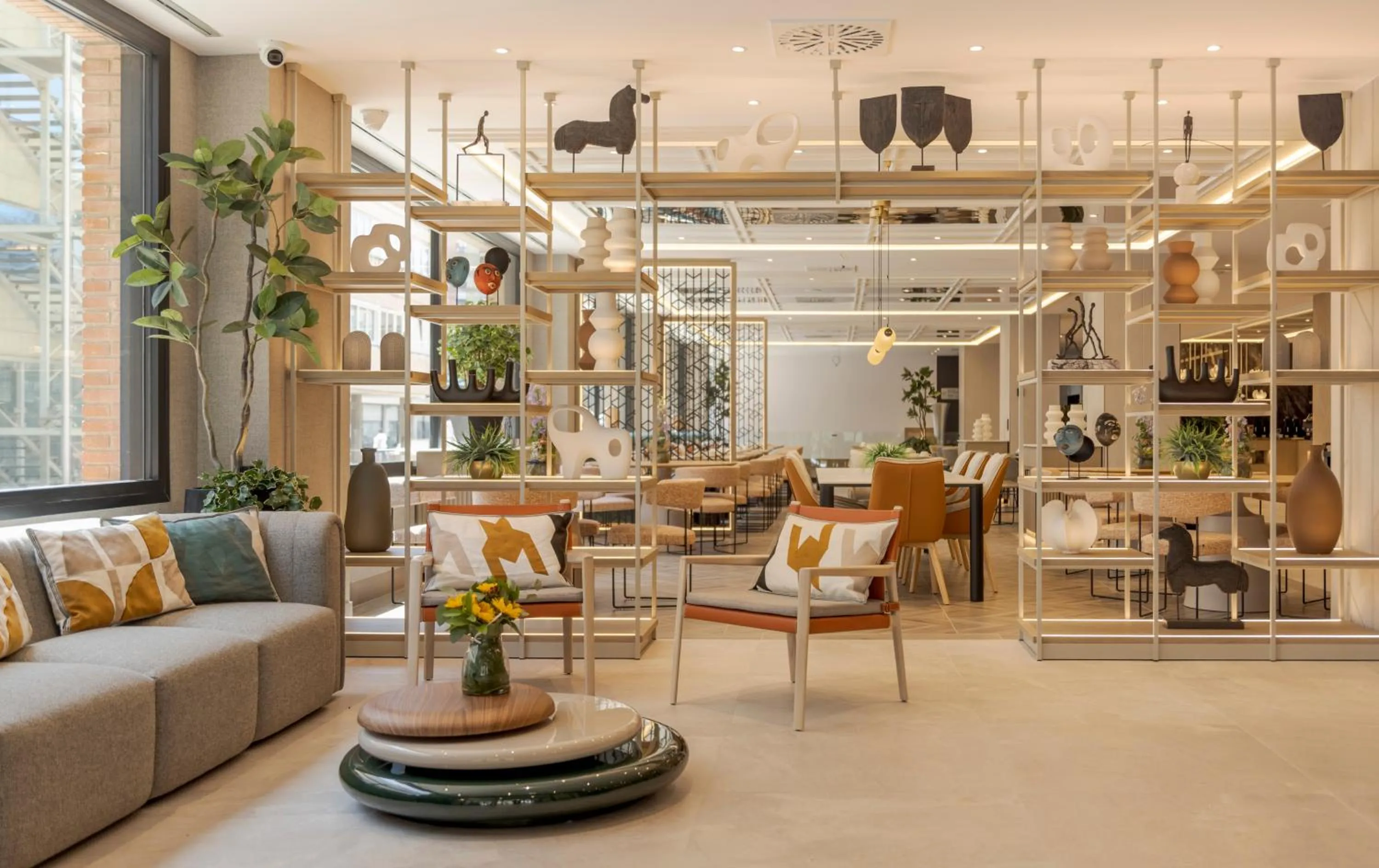 Lobby or reception in Ilunion Romareda