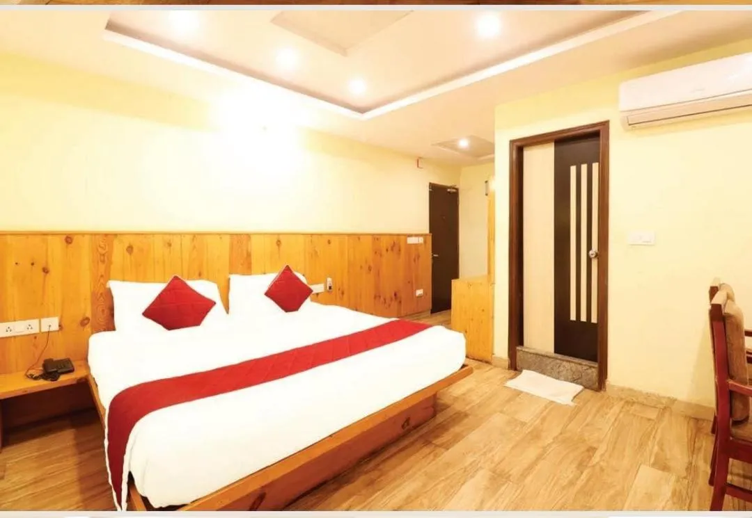 Bedroom, Bed in Hotel Royal Orbit