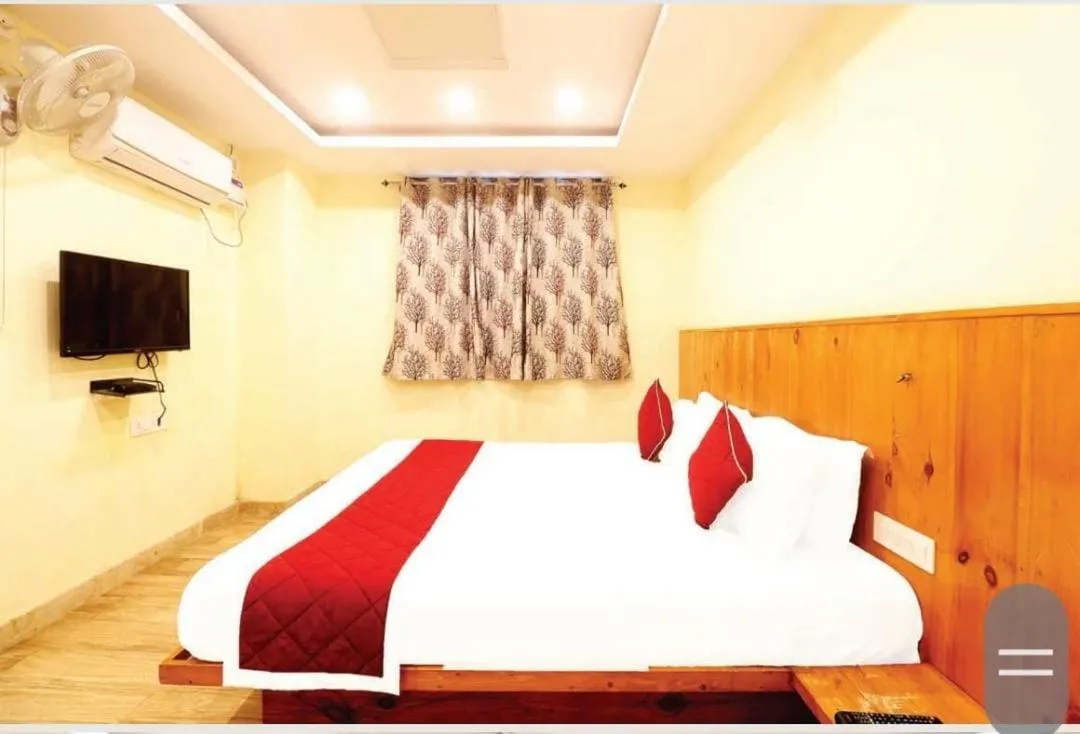 Bedroom, Bed in Hotel Royal Orbit