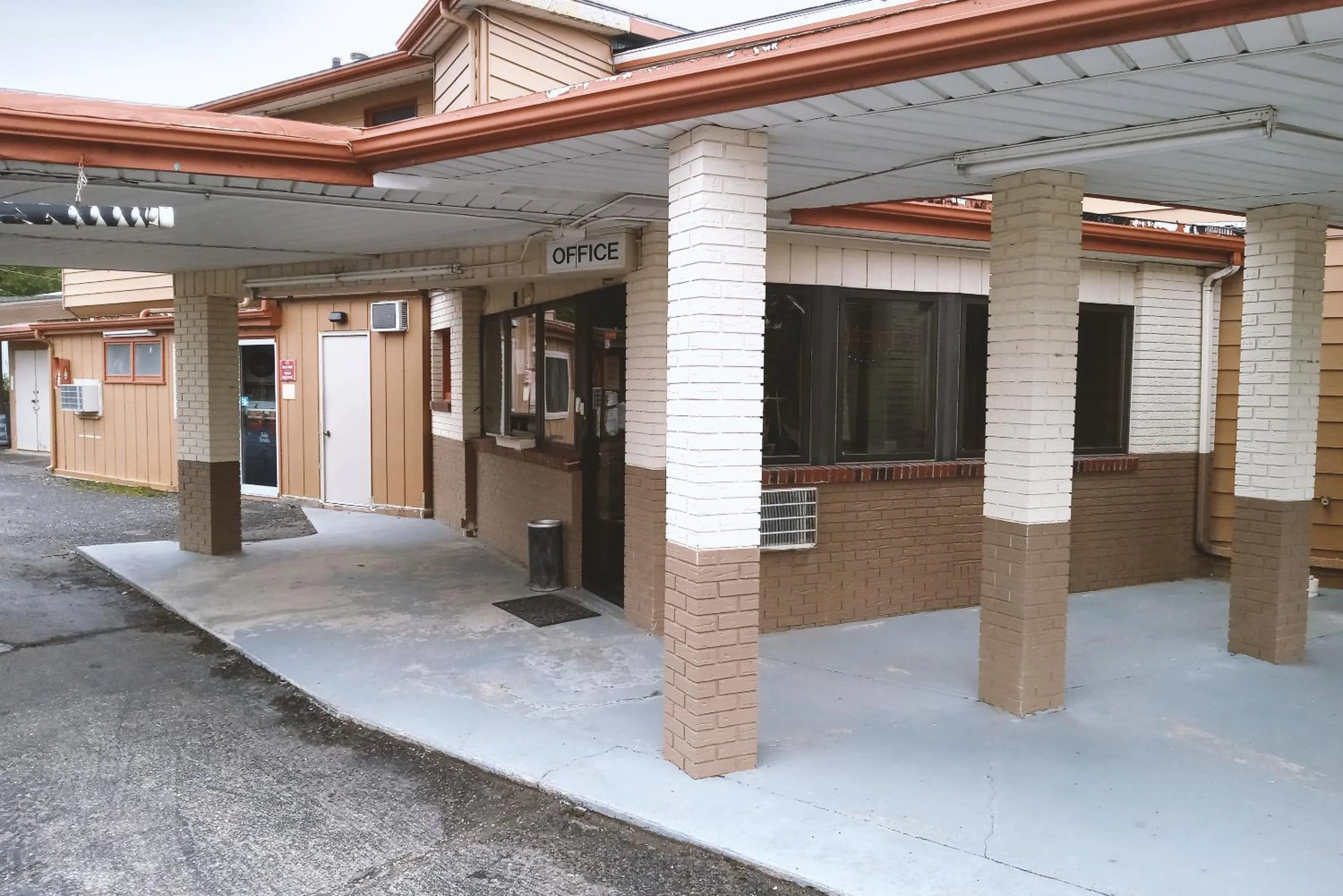 Facade/entrance in Blue Way Inn & Suites Winfield