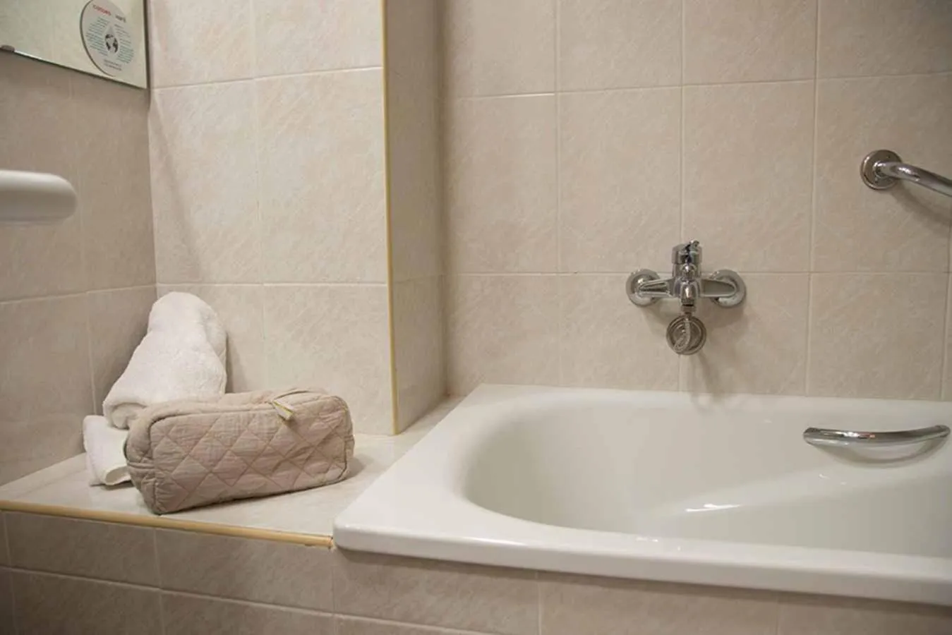 Bathroom in Hotel Condes de Haro