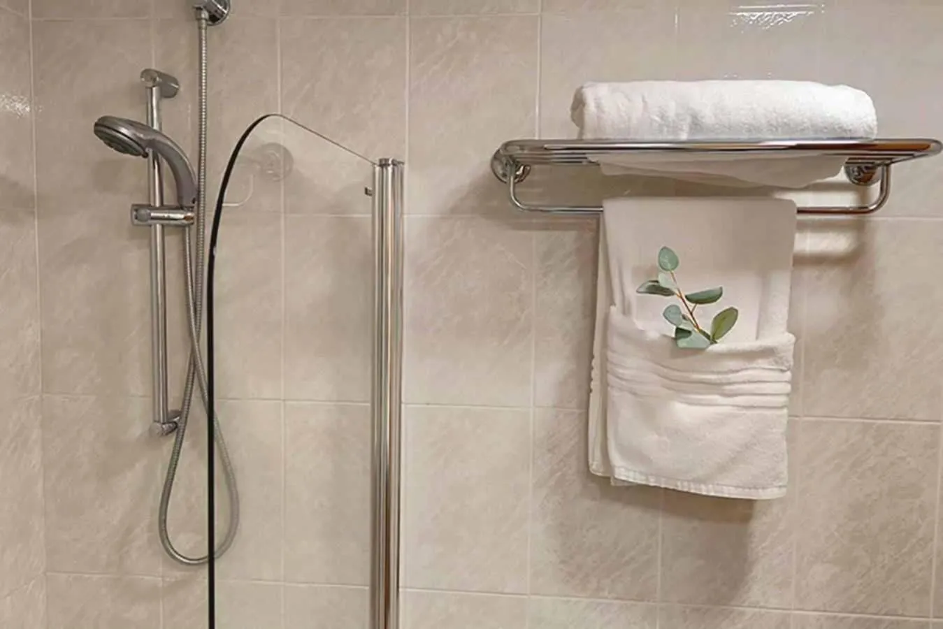 Bathroom in Hotel Condes de Haro