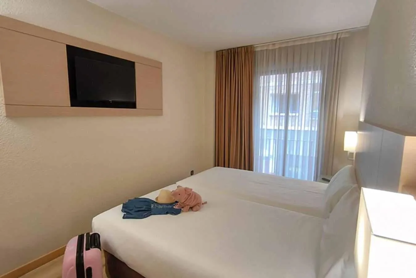 Bed in Hotel Condes de Haro