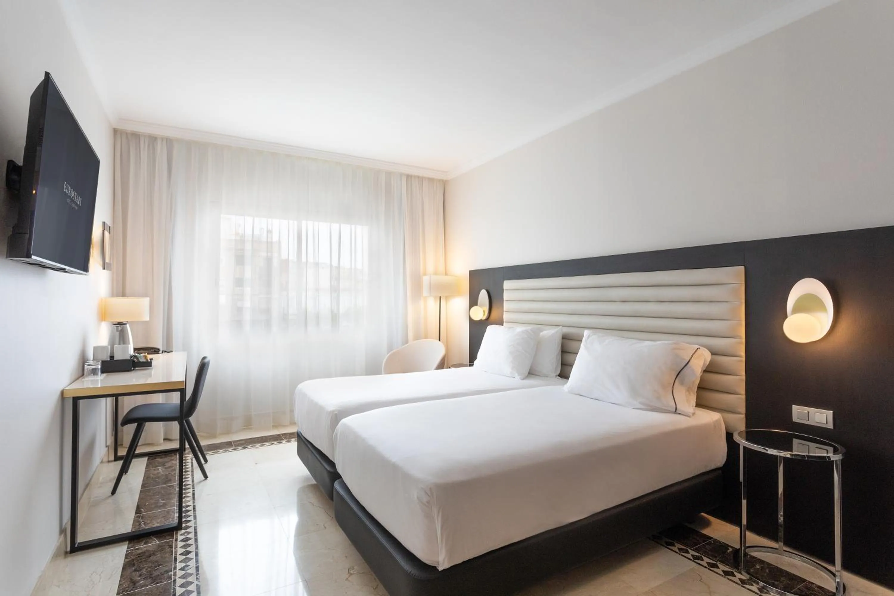 Bed in Eurostars Cristal Palace