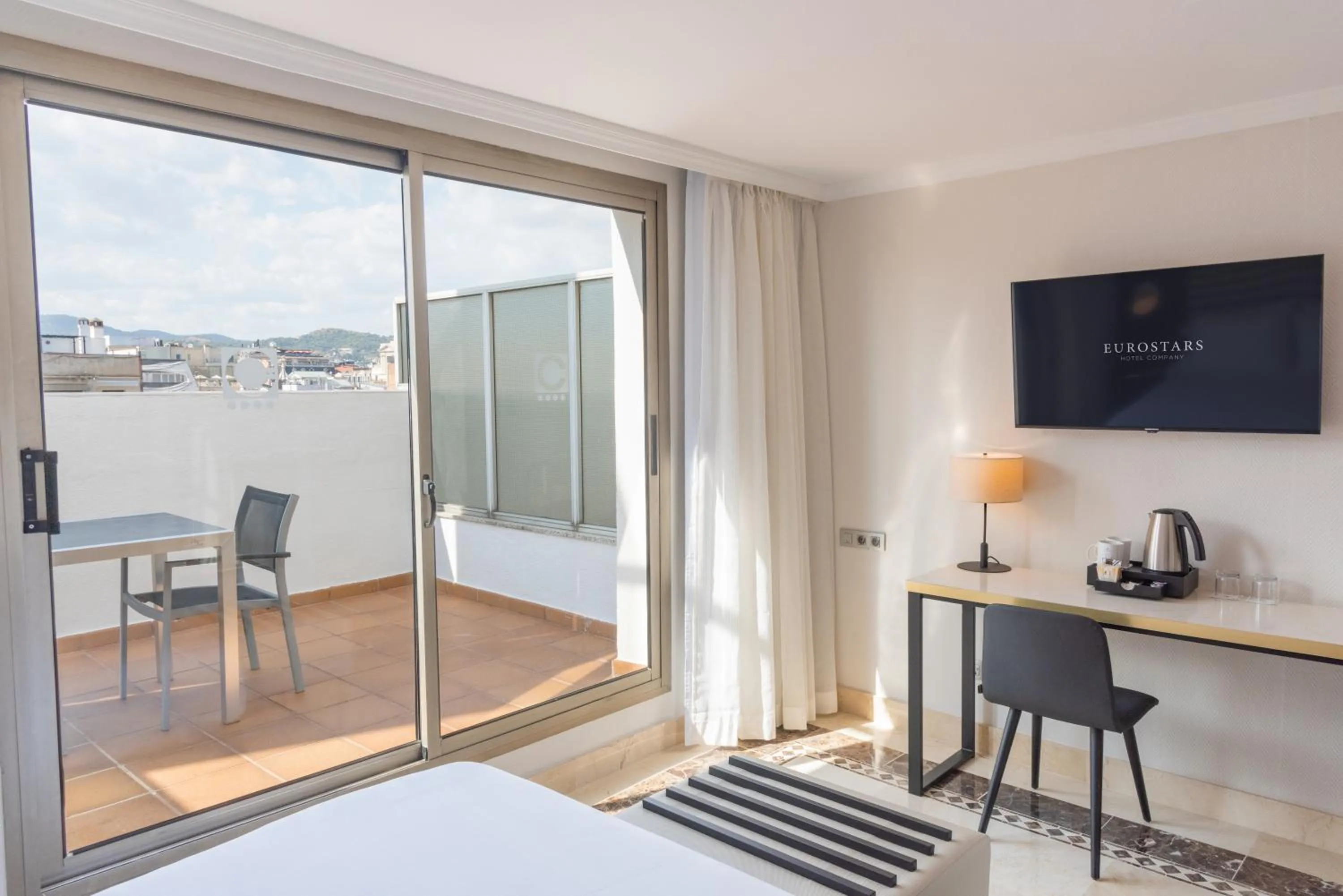 TV and multimedia in Eurostars Cristal Palace