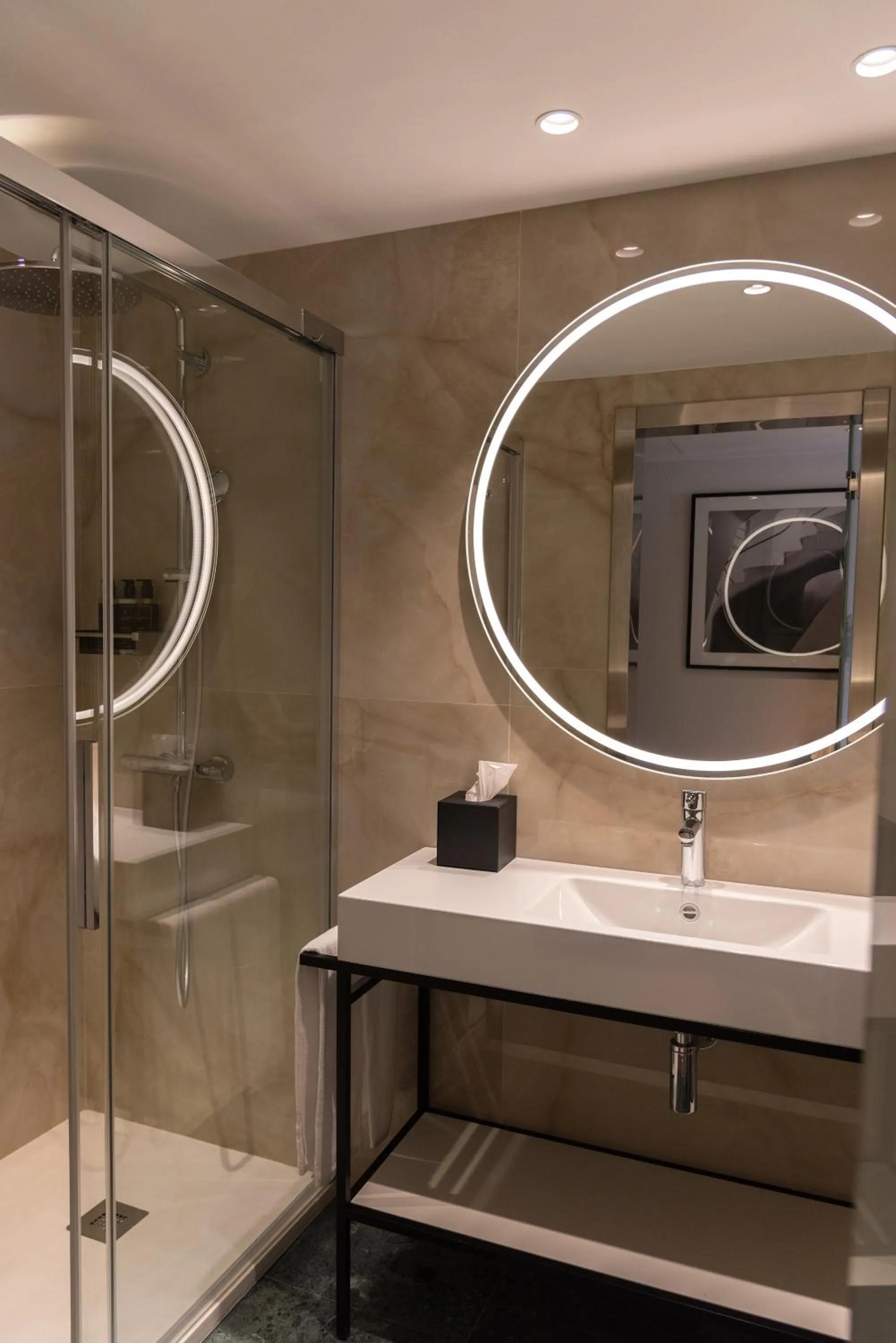 Shower in Eurostars Cristal Palace