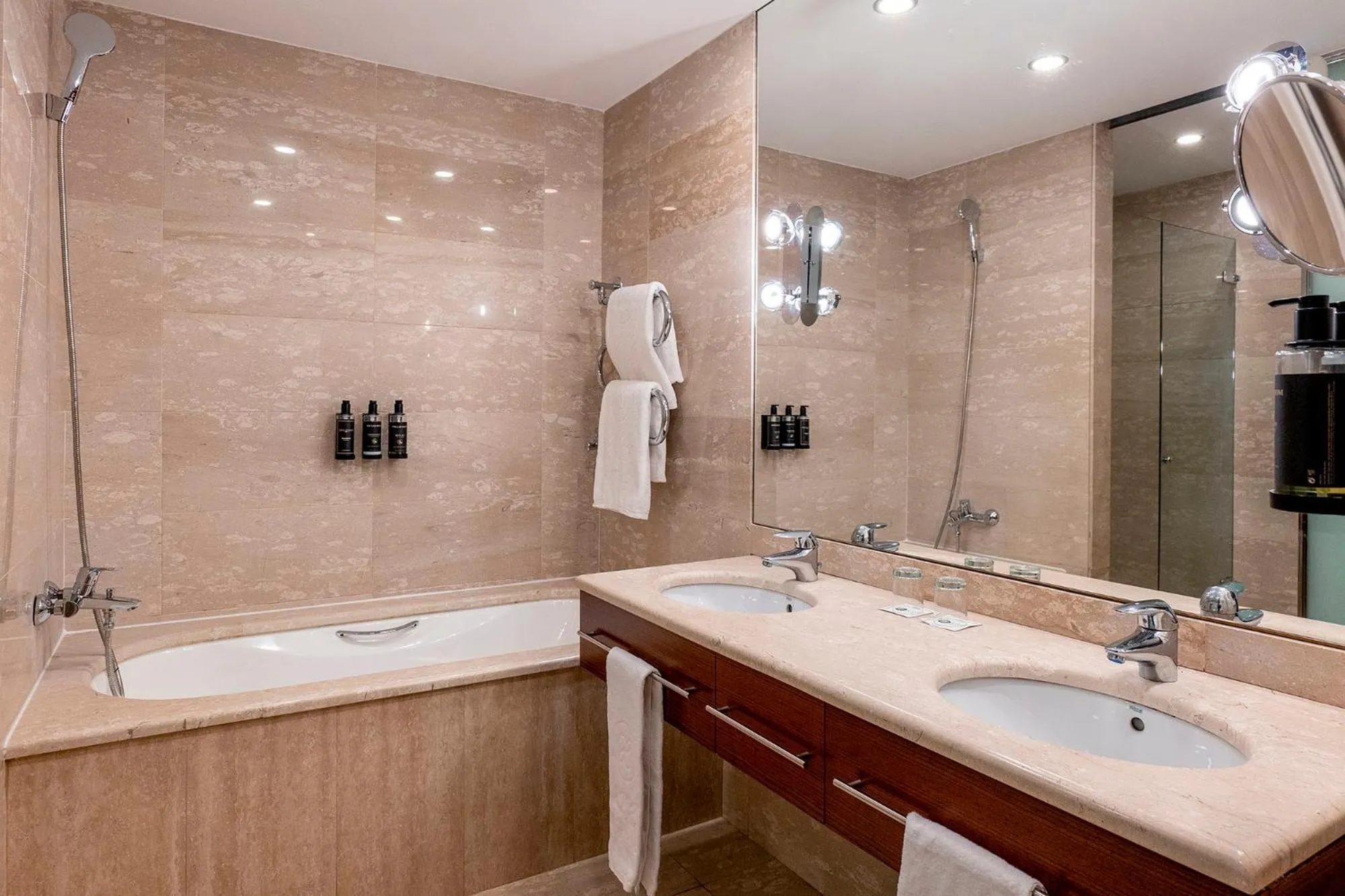 Bathroom in Exe Parc del Vallés