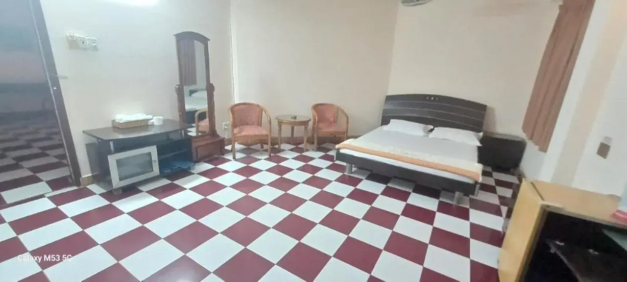 Deluxe Double Room in Nhat Binh 2 Hotel Deluxe Double Room in Nhat Binh 2 Hotel