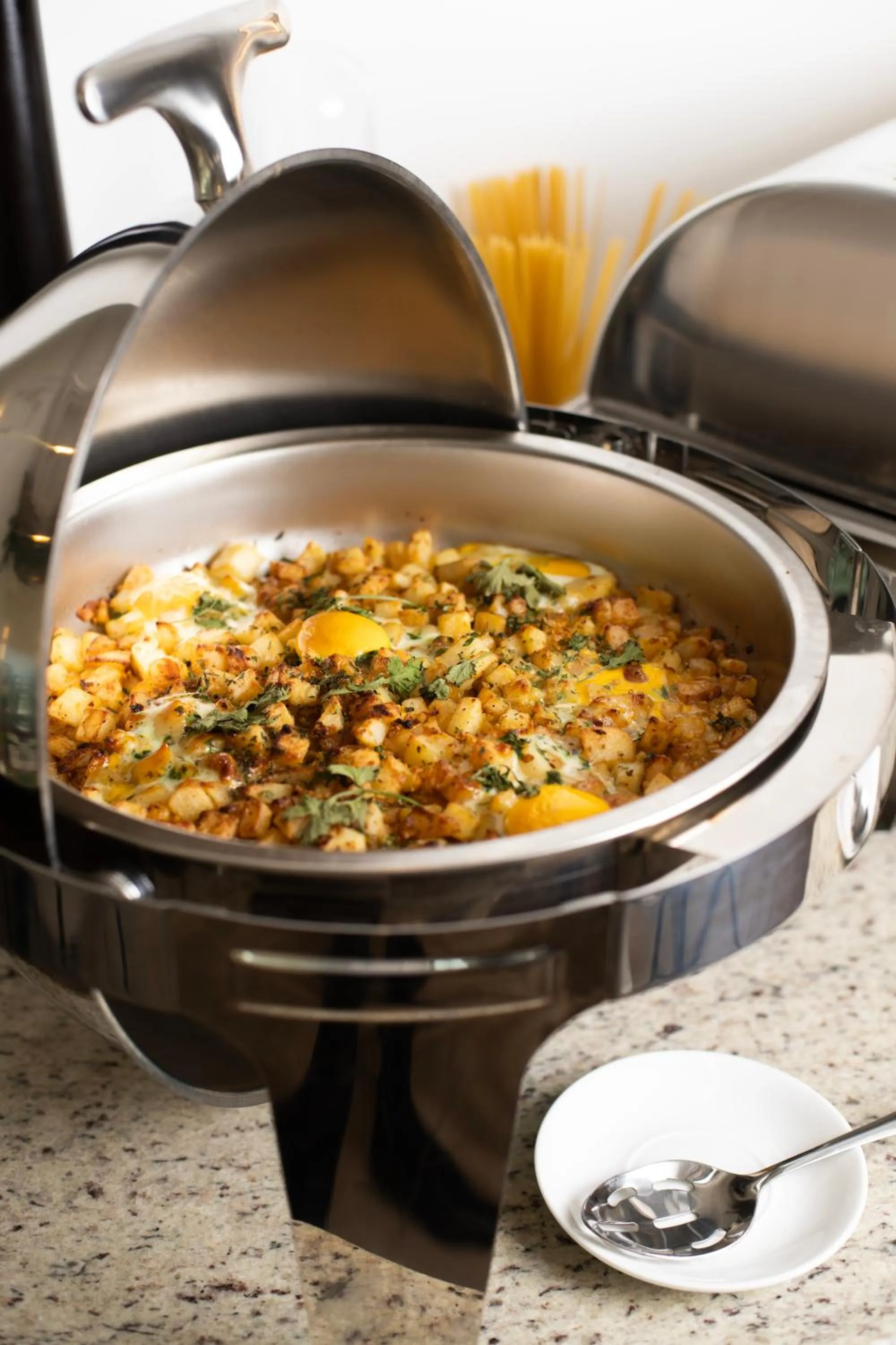 Food and drinks in Bratus Hotel