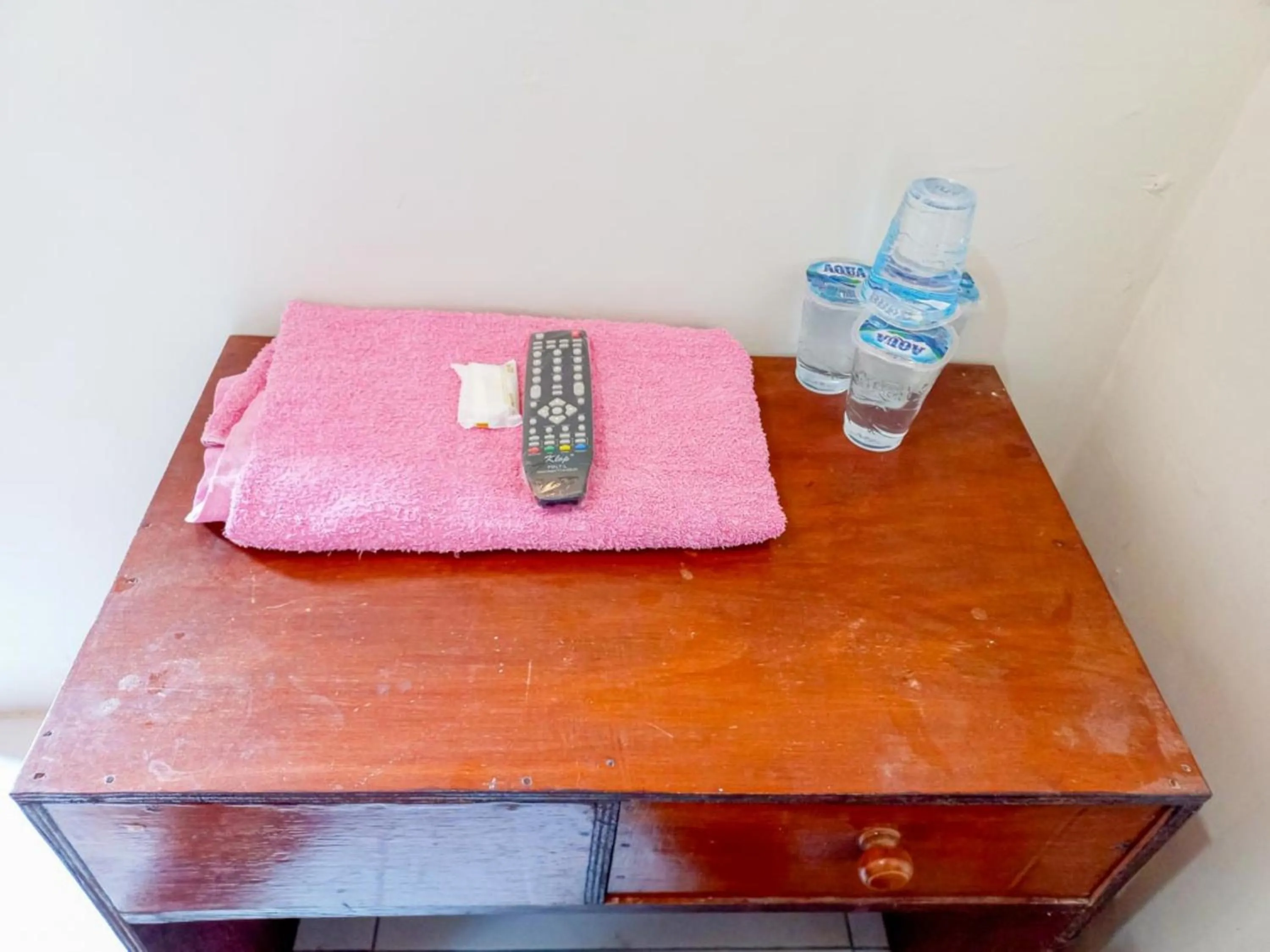 Coffee/tea facilities in Hotel Gerung 2 near Luwes Mall Nganjuk Mitra RedDoorz