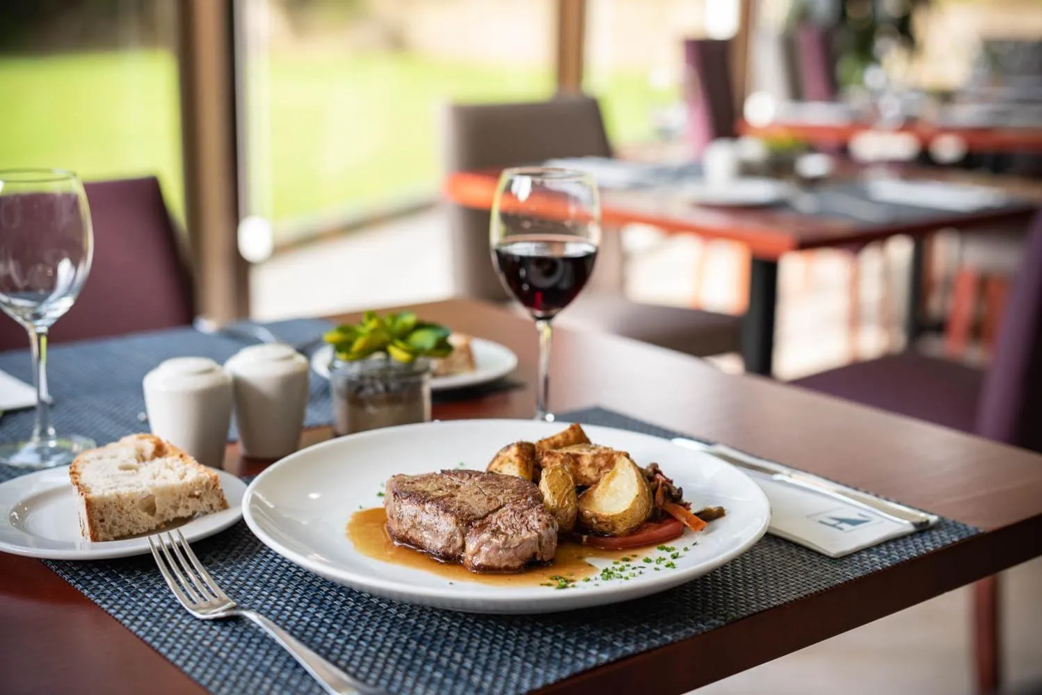 Restaurant/places to eat in Eurostars Ciudad de La Coruña