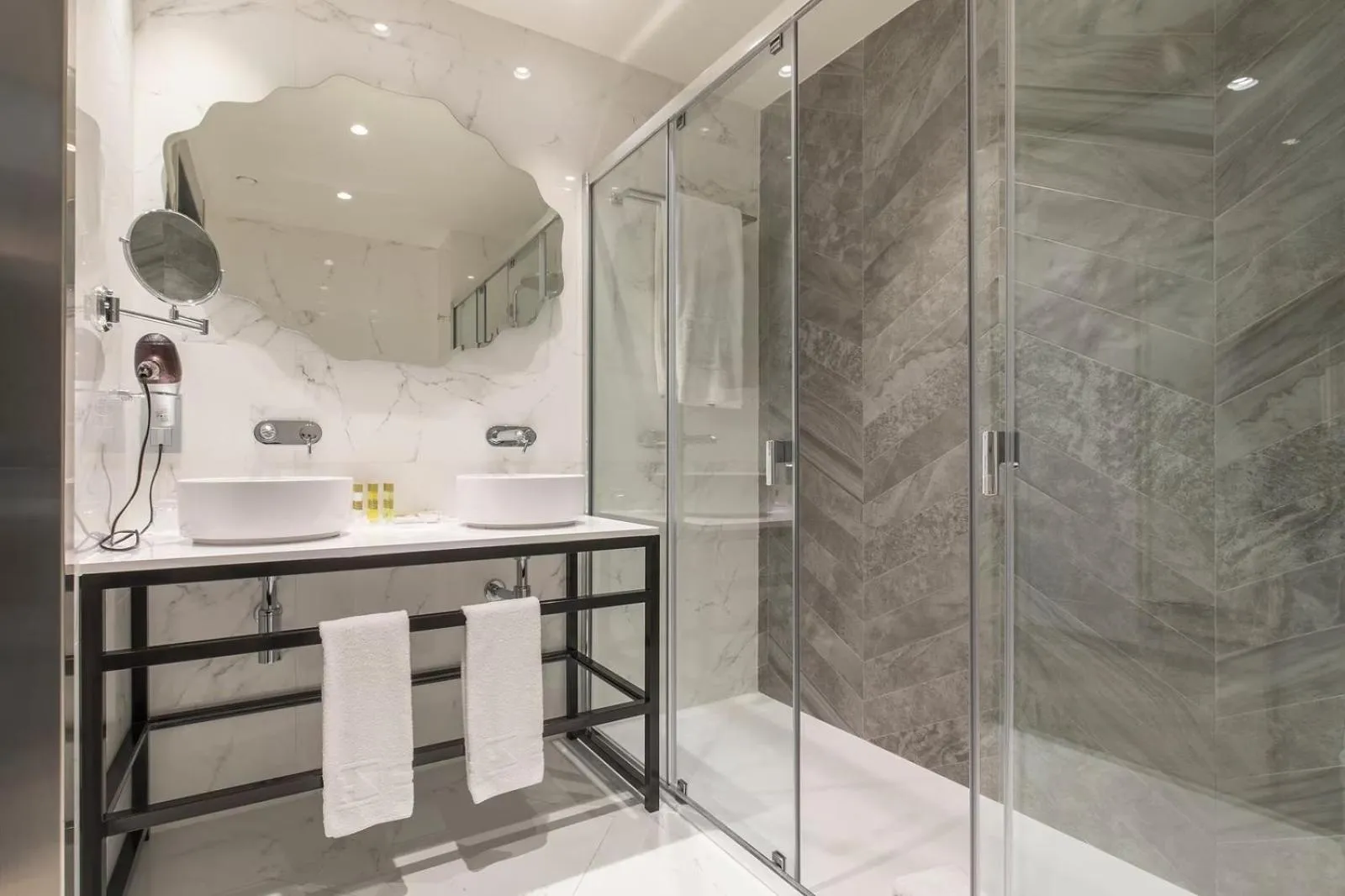 Bathroom in Eurostars Puerta Real