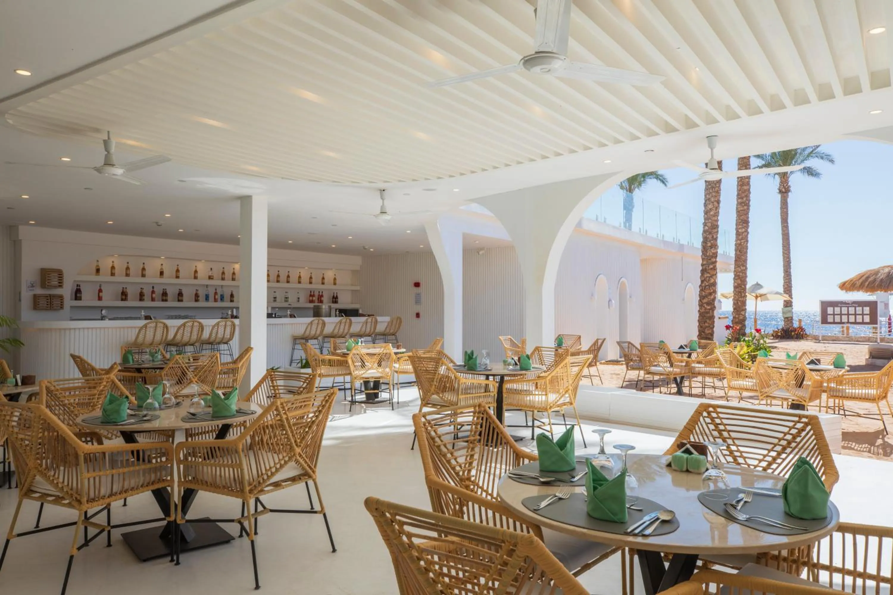 Restaurant/places to eat in White Hills Resort