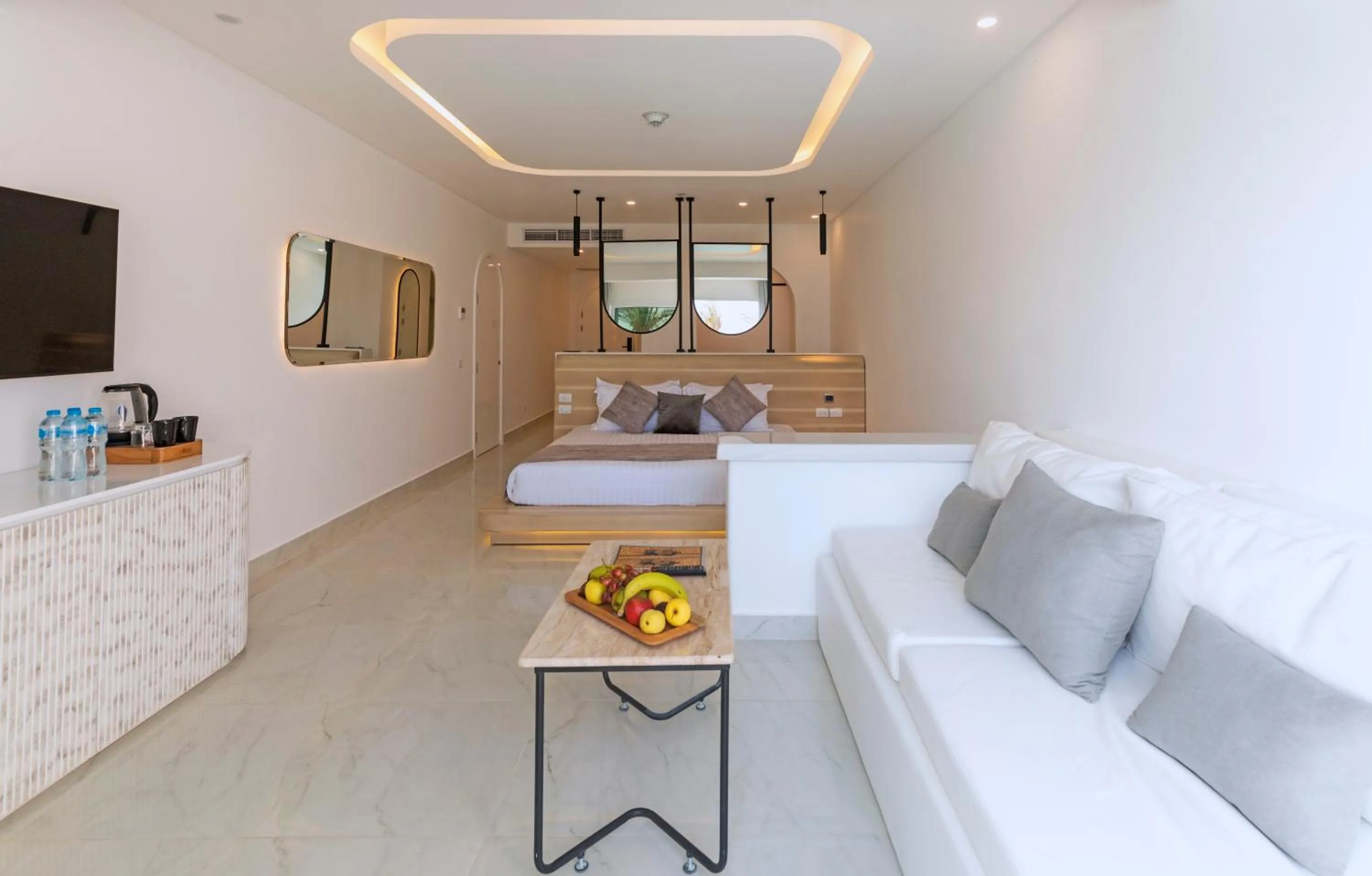 Seating area, Bed in White Hills Resort