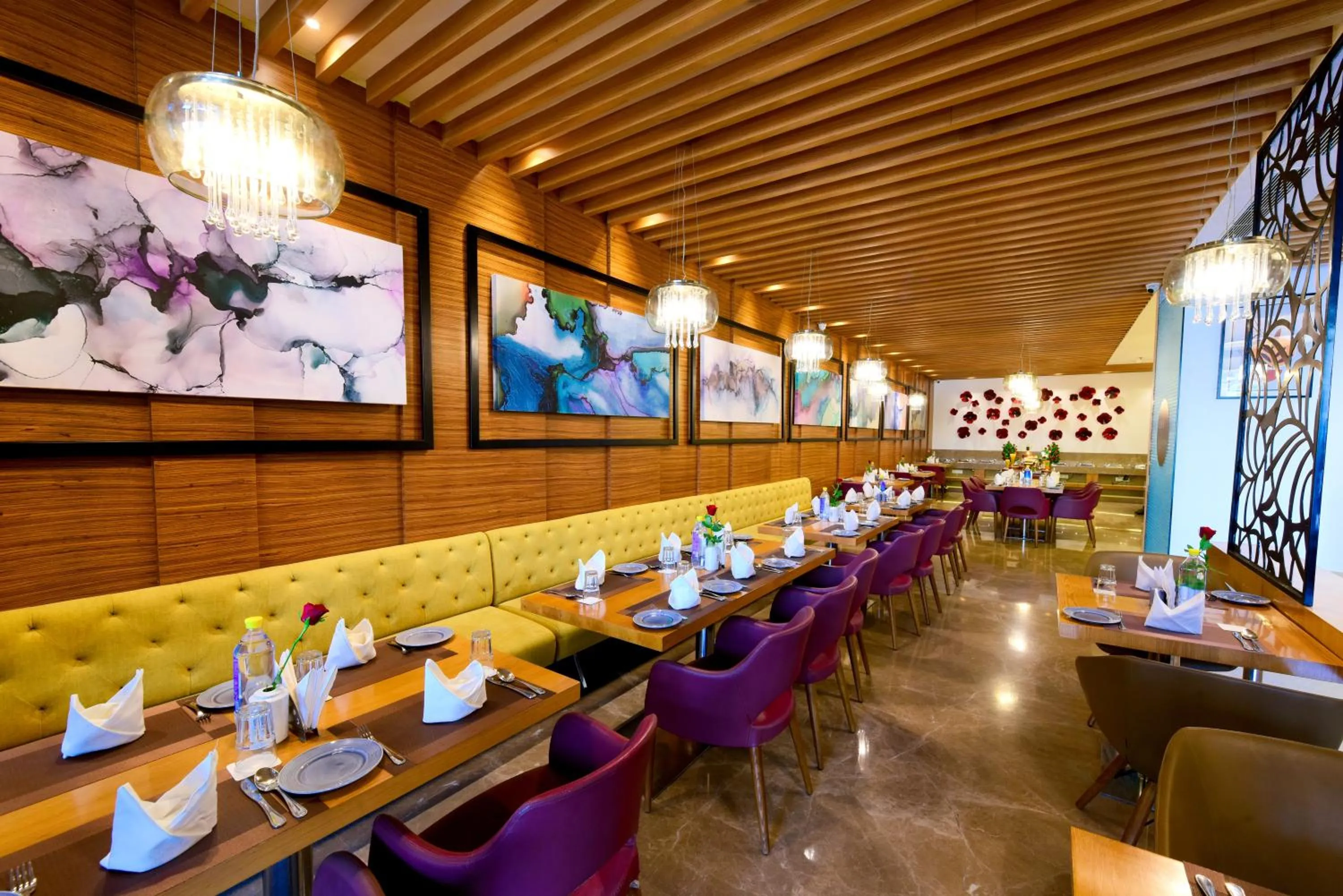 Restaurant/places to eat in SureStay by Best Western Model Town Amritsar