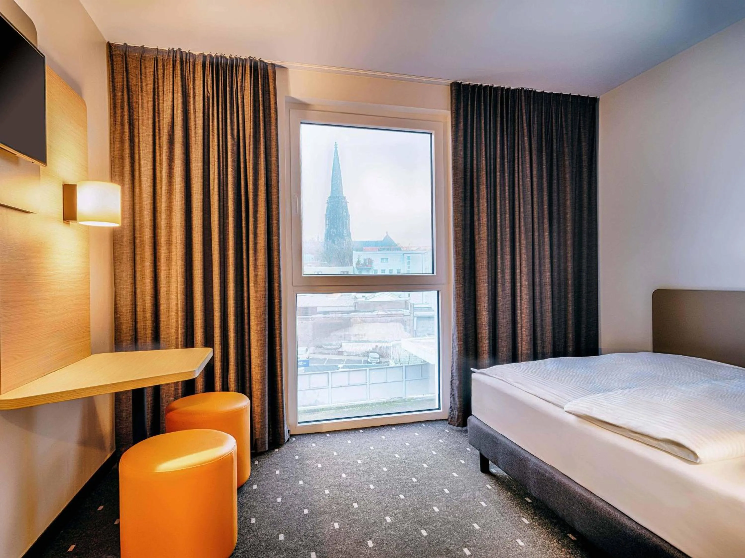 Photo of the whole room, Bed in B&B Hotel Bochum-City