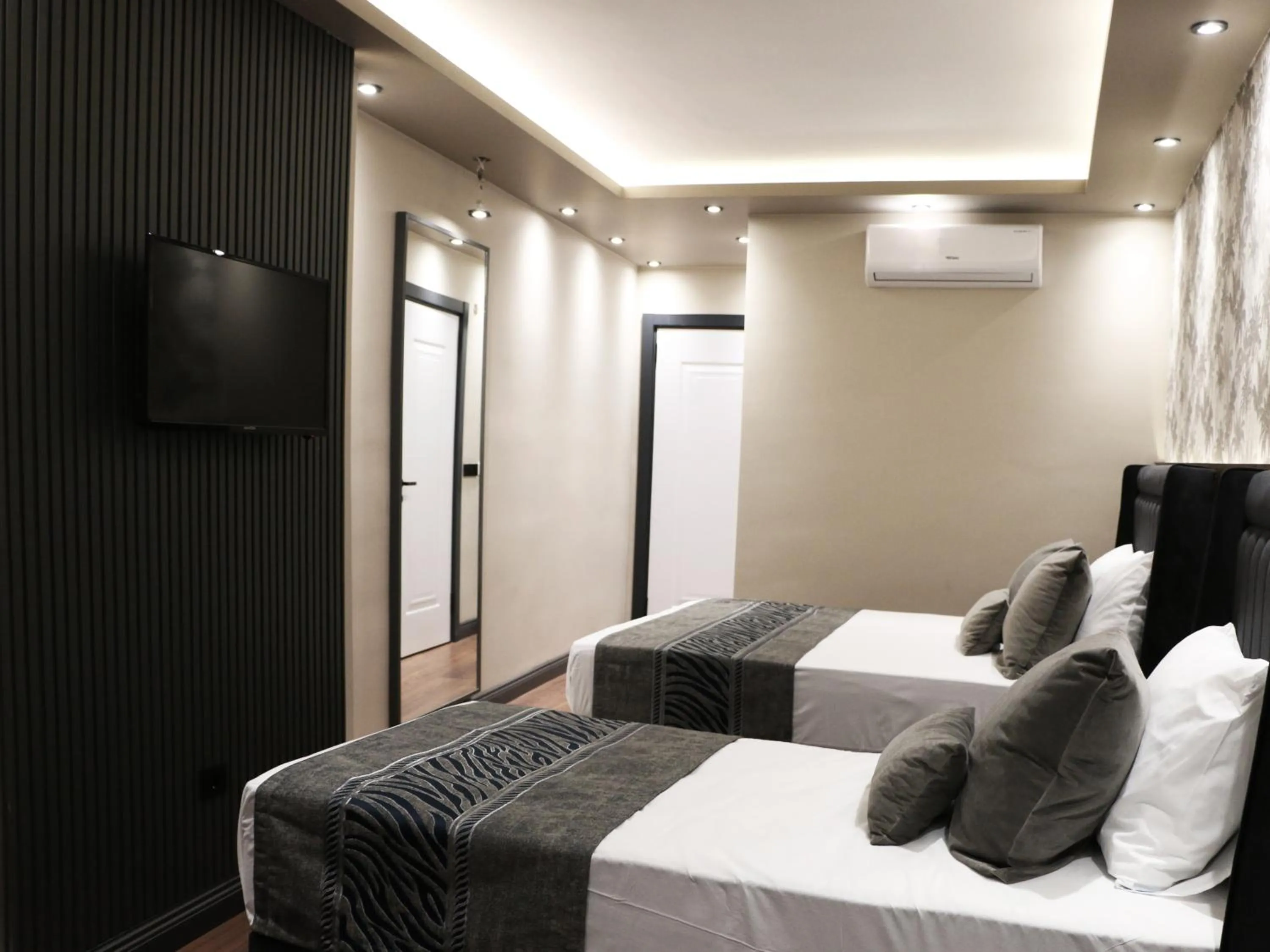 TV and multimedia, Bed in GRAND ÜSKÜDAR OTEL