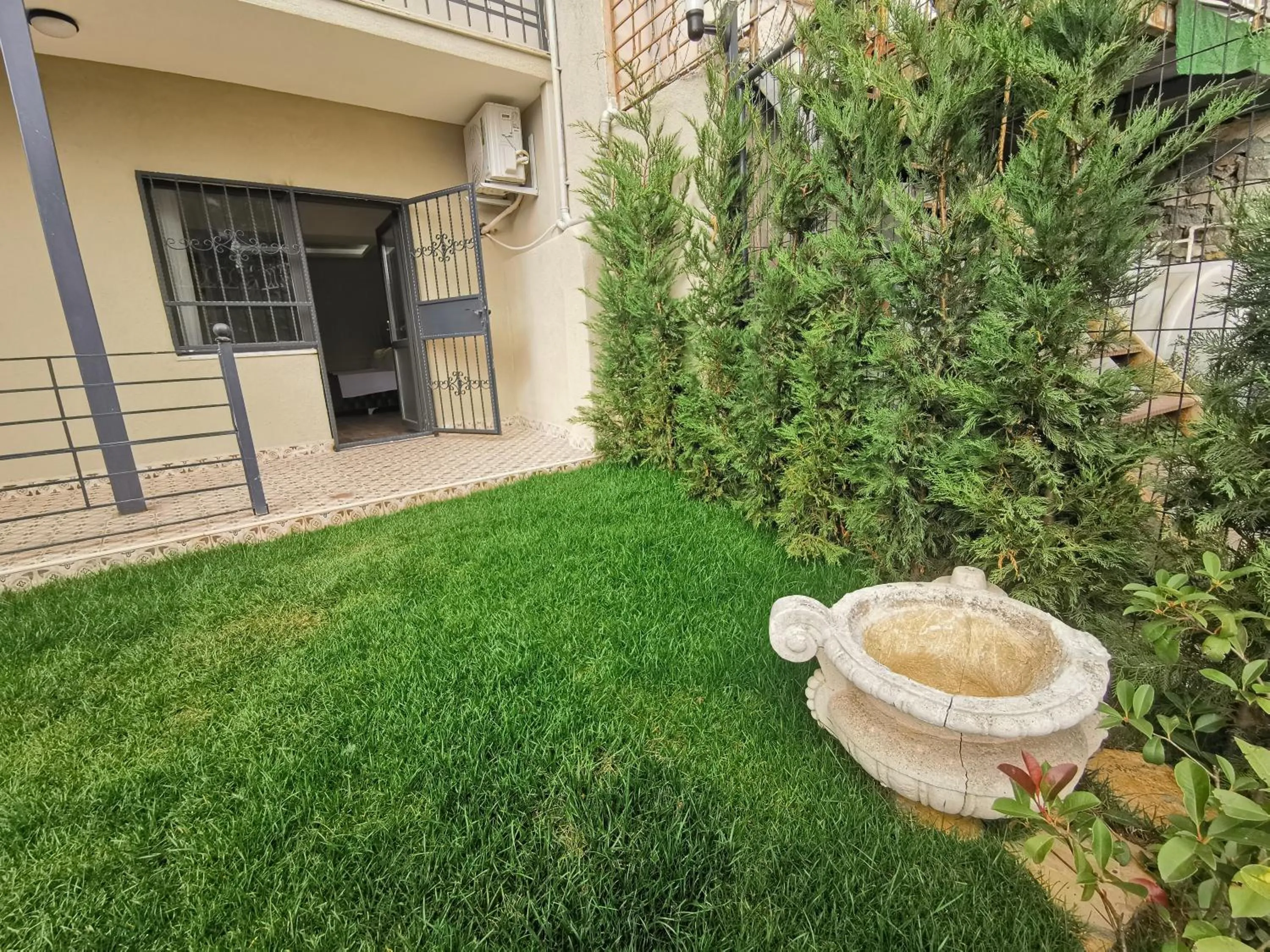 Garden in Efzen hotel