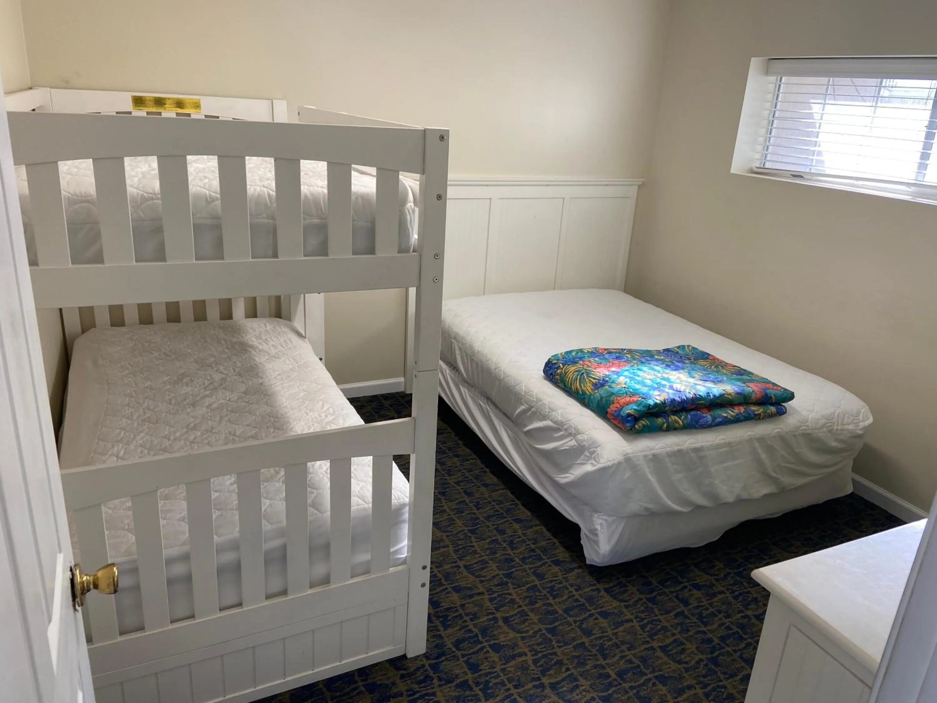 Bed in Cottages Christian Retreat