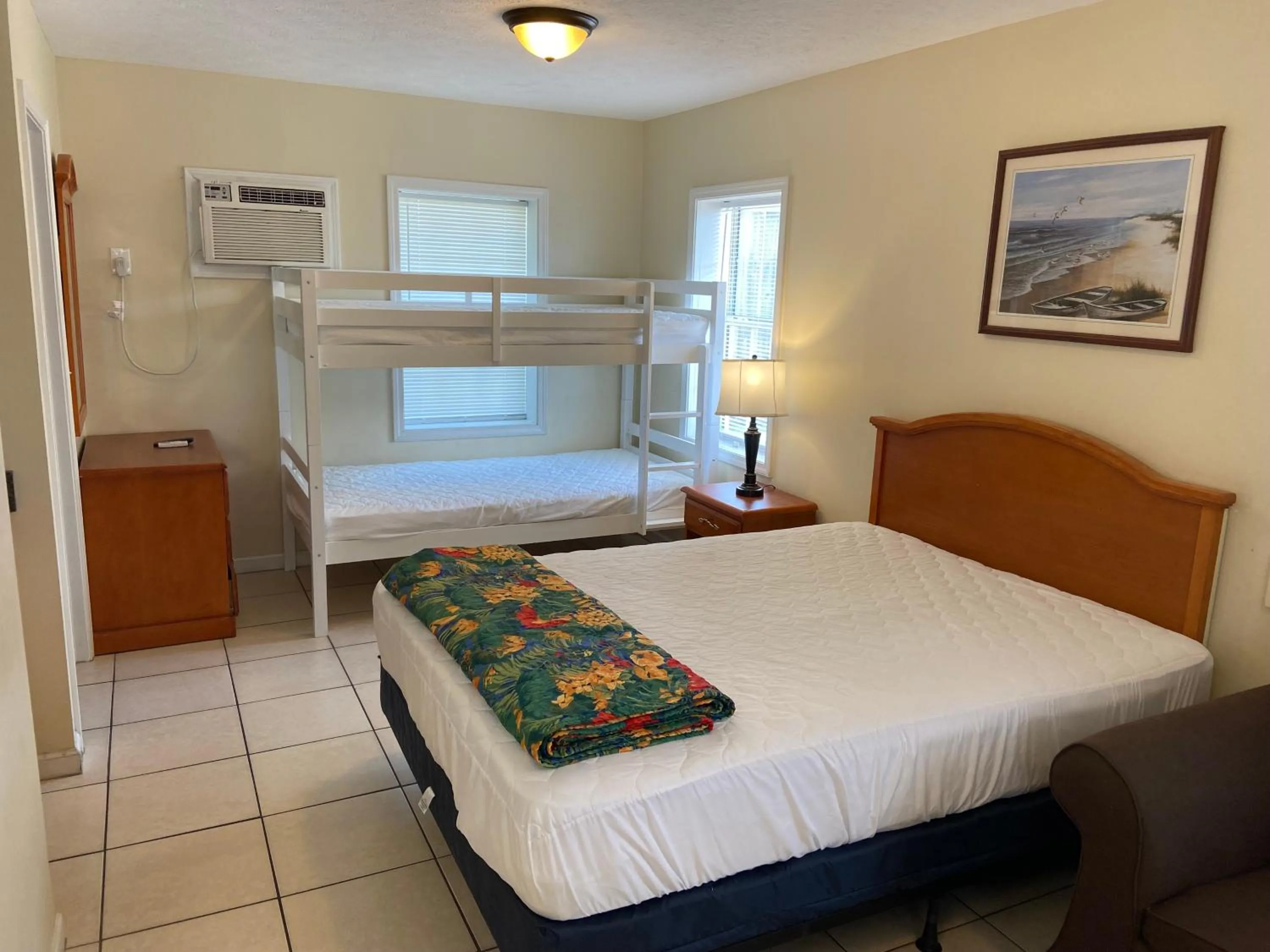 Bed in Cottages Christian Retreat