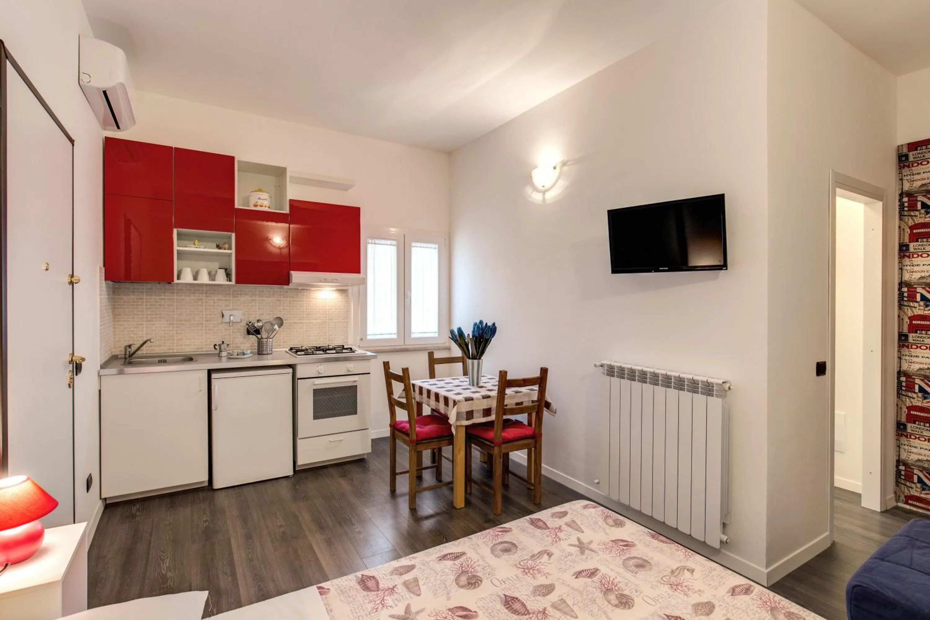 Kitchen or kitchenette in Zen B&B