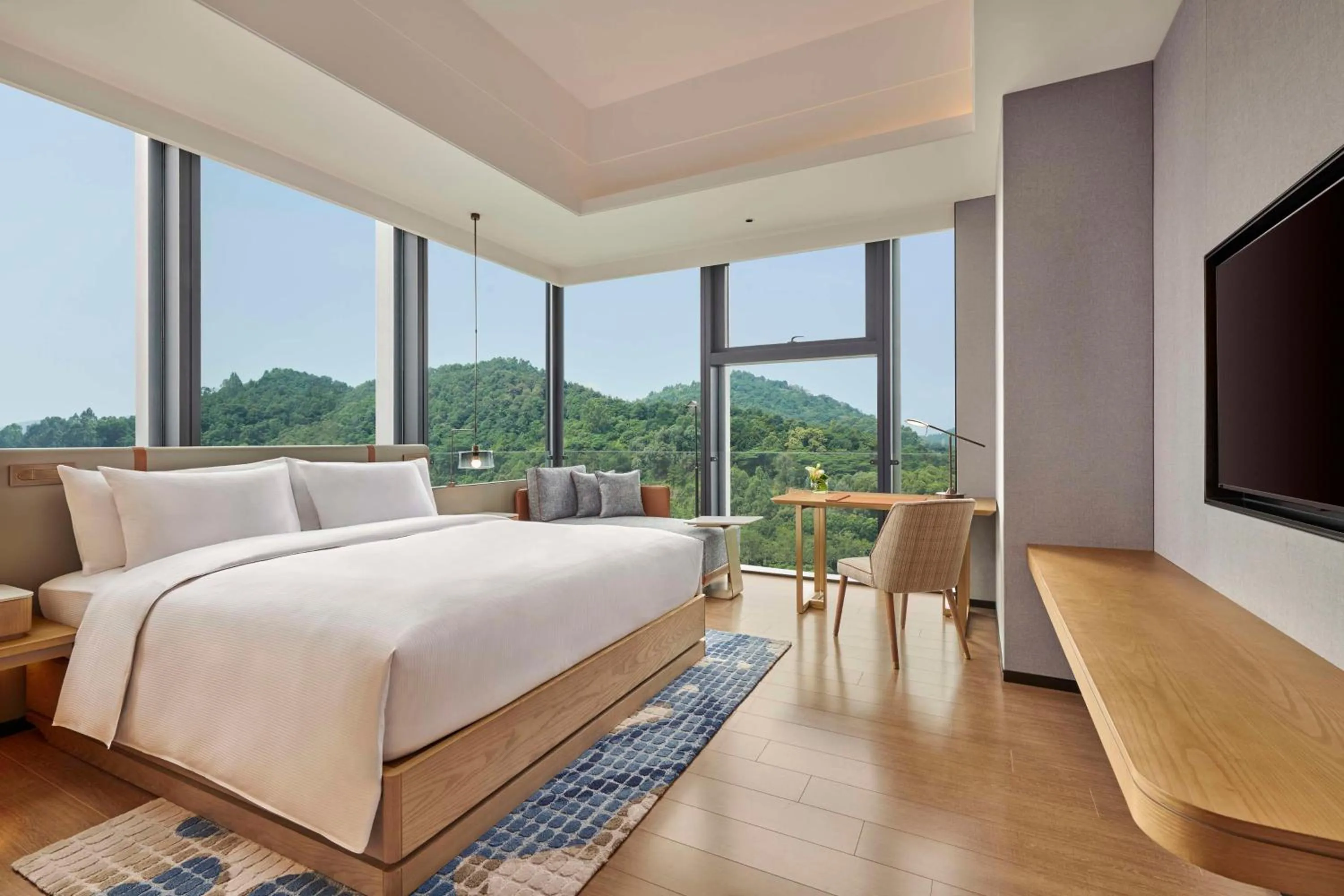 Bedroom, Bed in DoubleTree by Hilton Guangzhou Zengcheng - Canton Fair Free Shuttle Bus