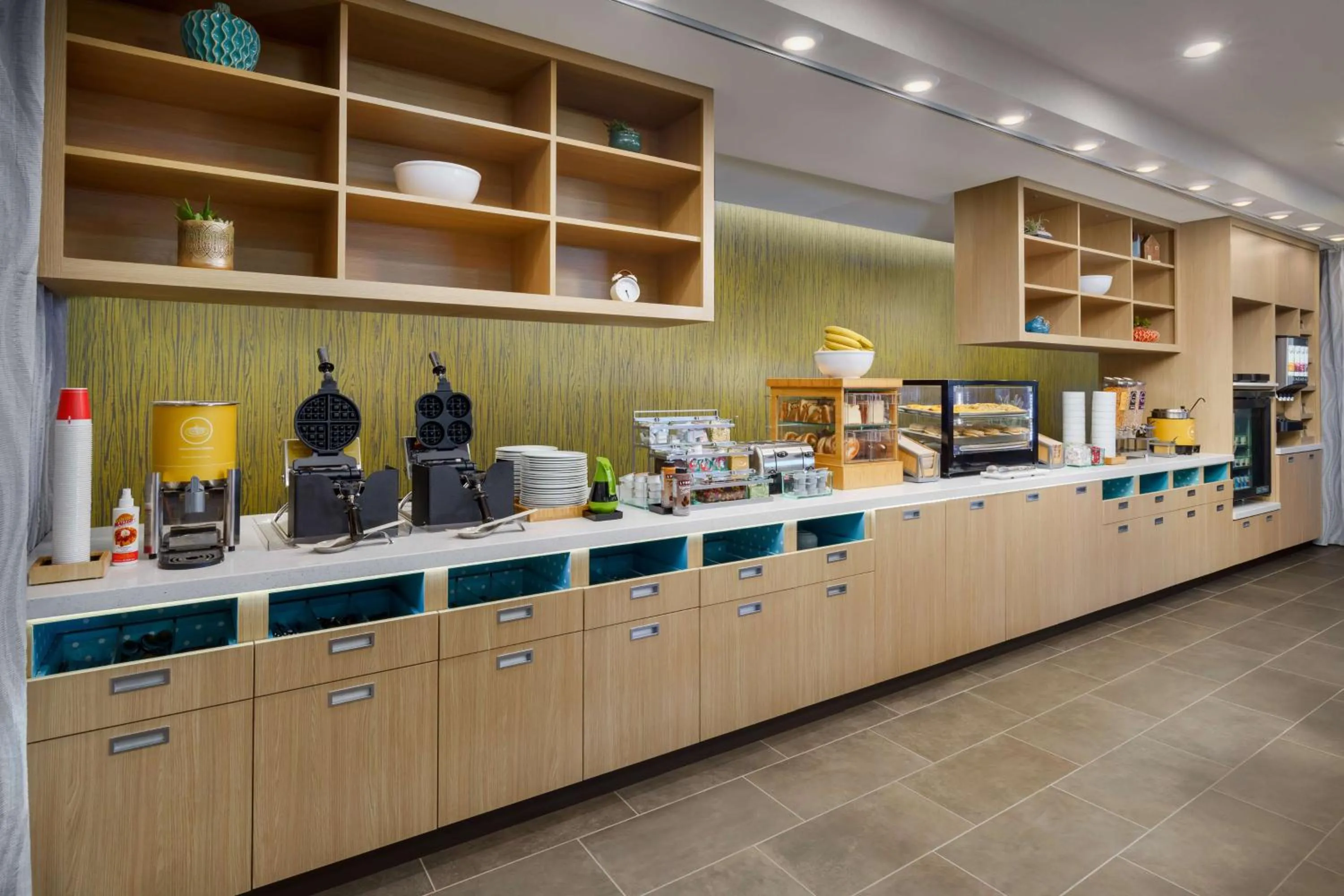 Breakfast in Home2 Suites By Hilton North Scottsdale Near Mayo Clinic