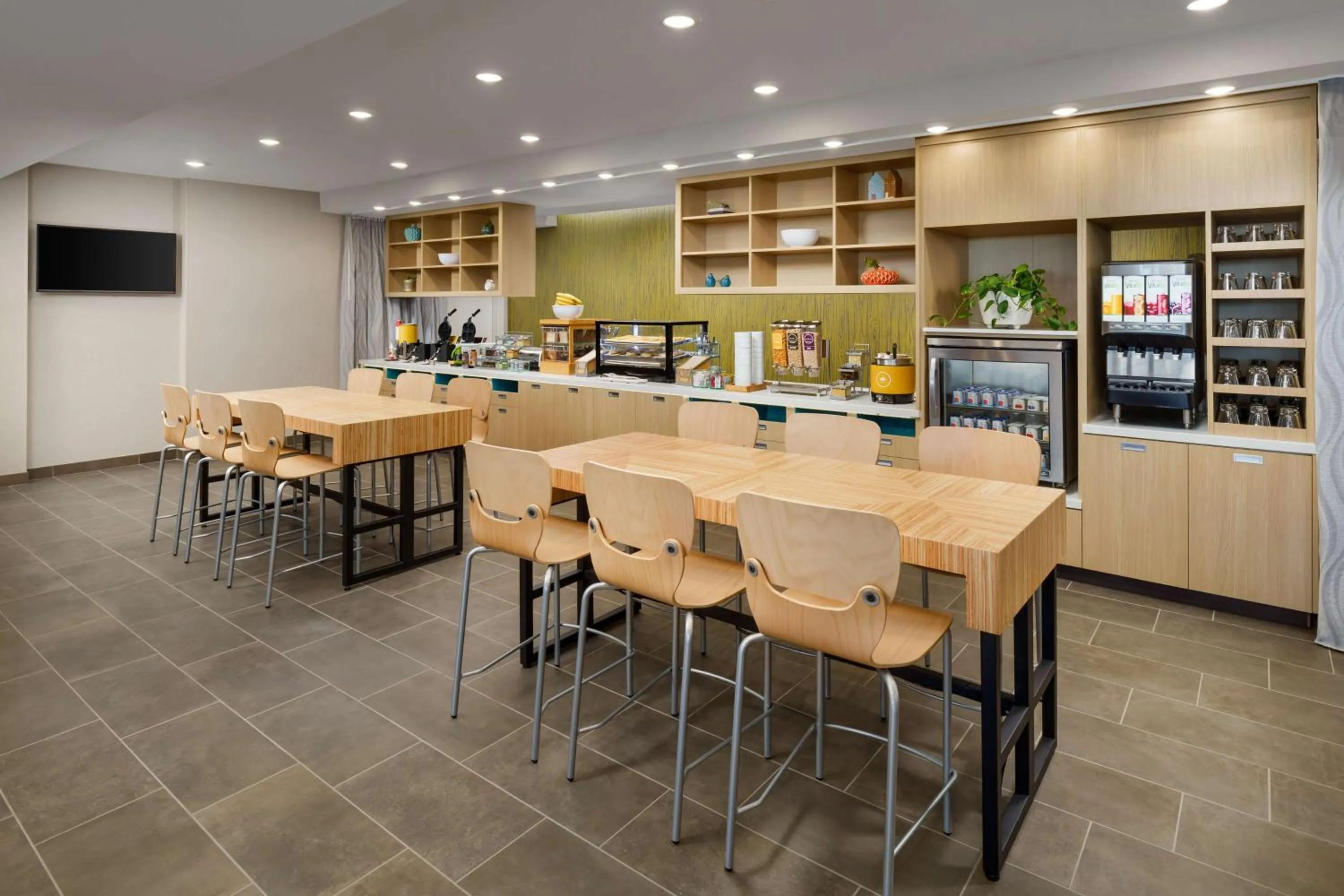 Breakfast in Home2 Suites By Hilton North Scottsdale Near Mayo Clinic