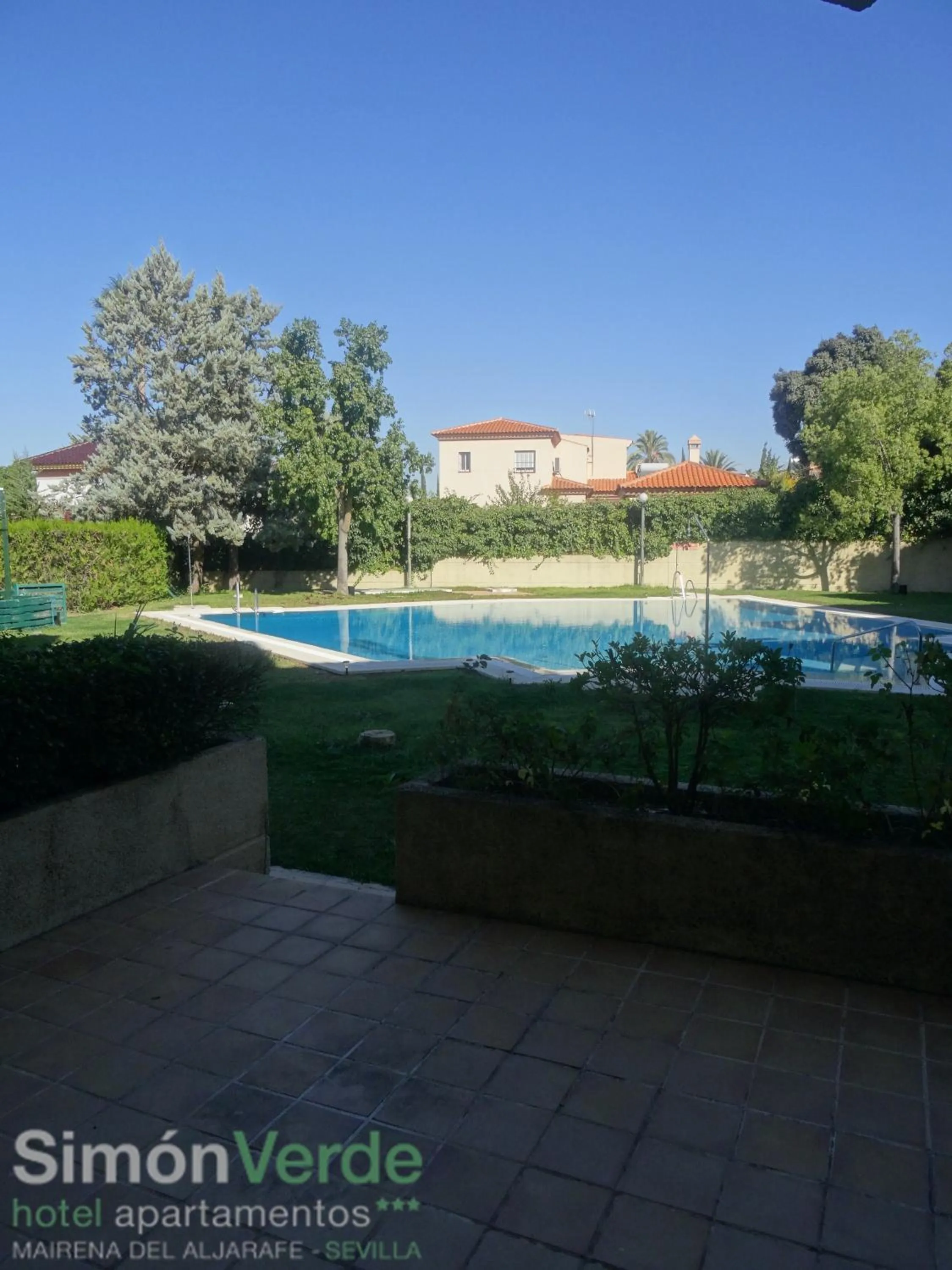Swimming pool in Hospedium Hotel Apartamentos Simón Verde