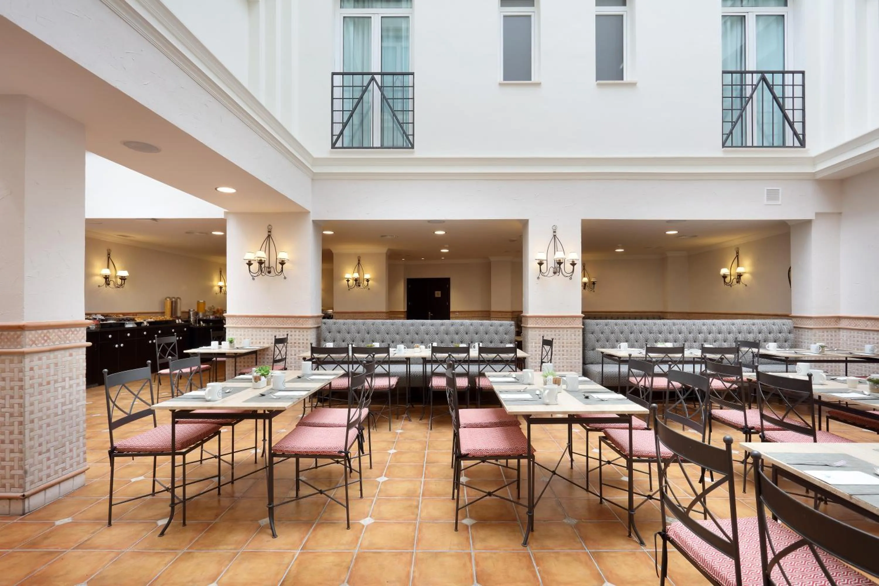 Lounge or bar in Eurostars Regina