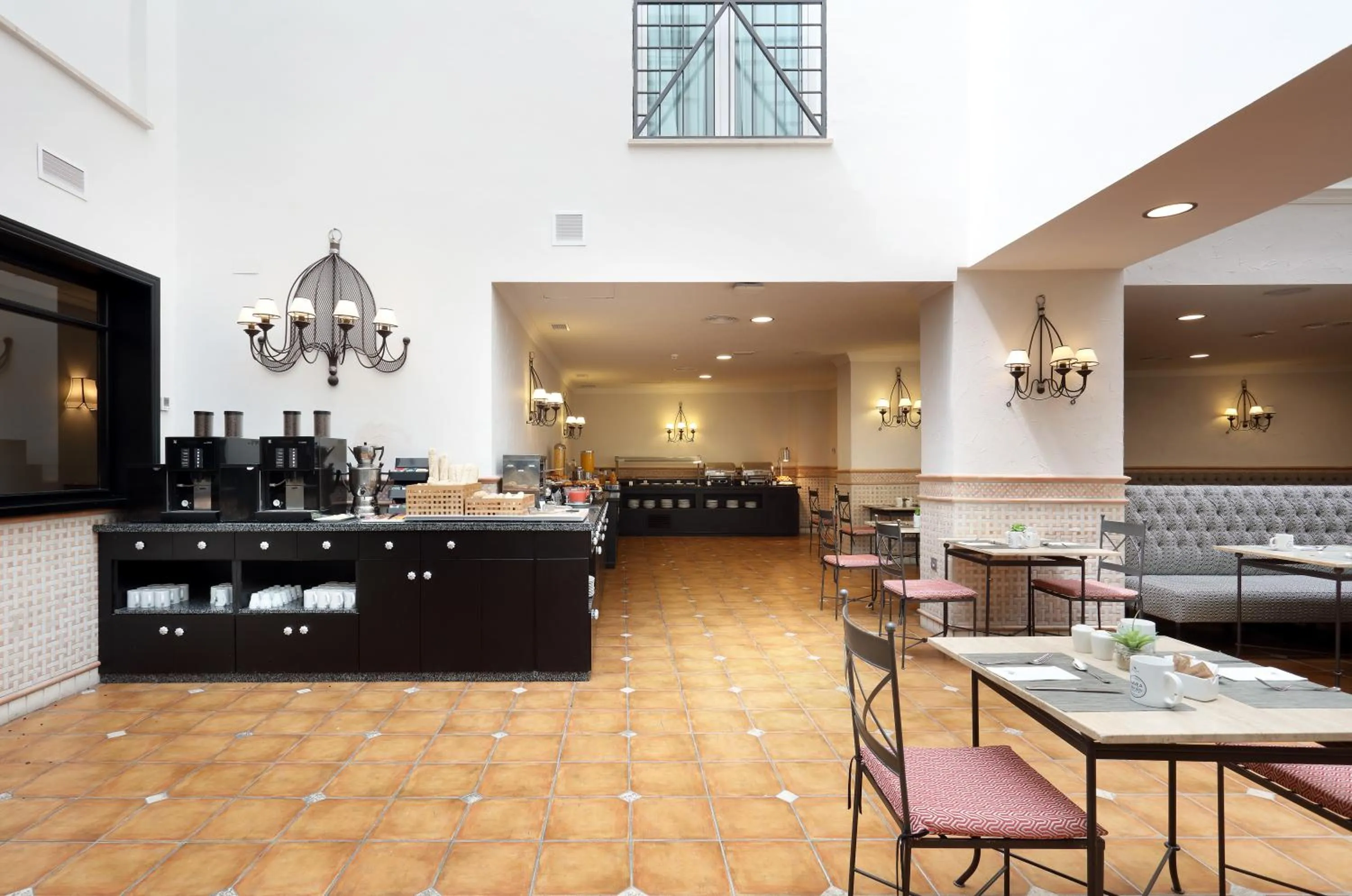 Lounge or bar in Eurostars Regina