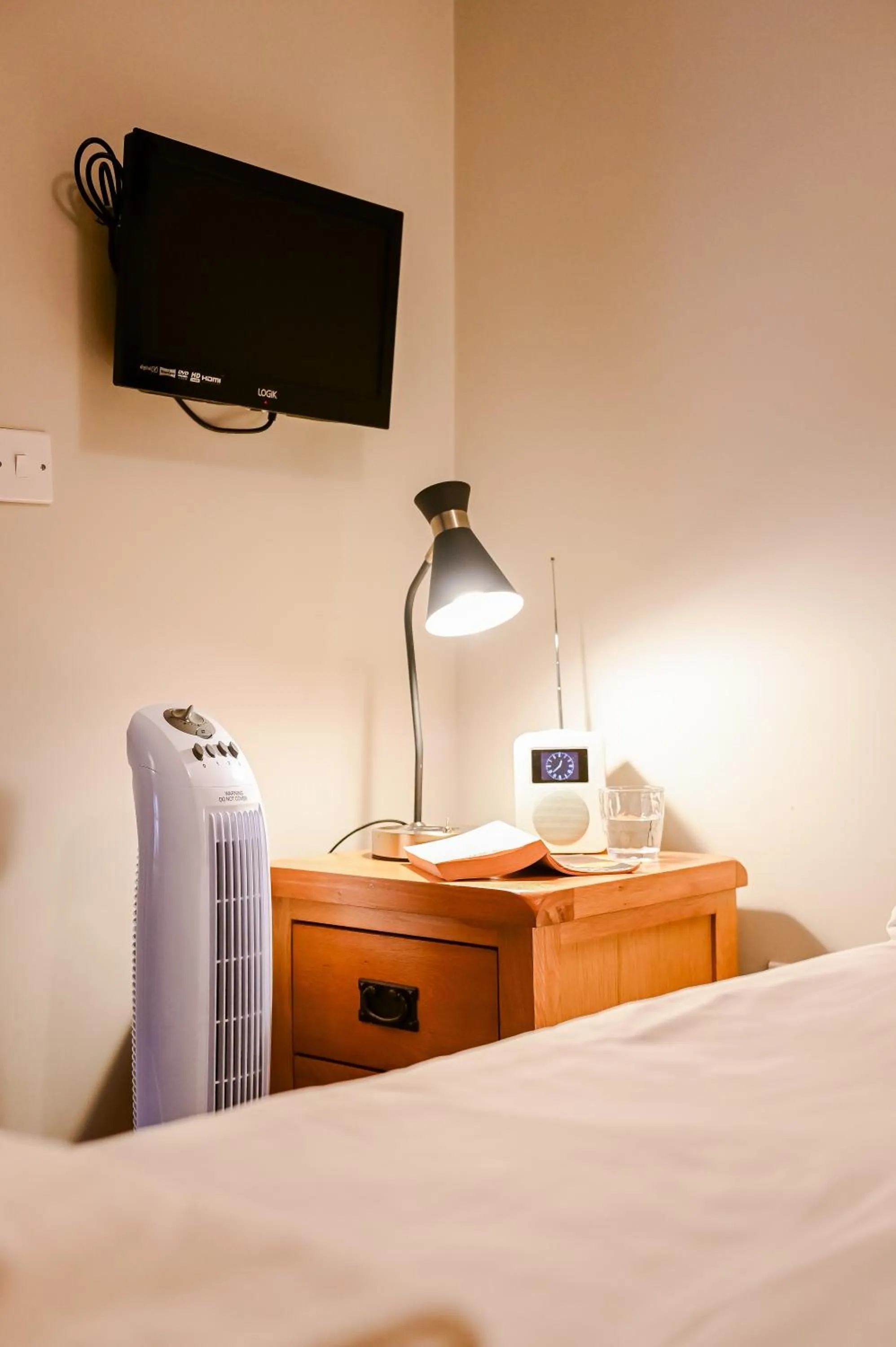 TV and multimedia, Bed in No.192 Oxford