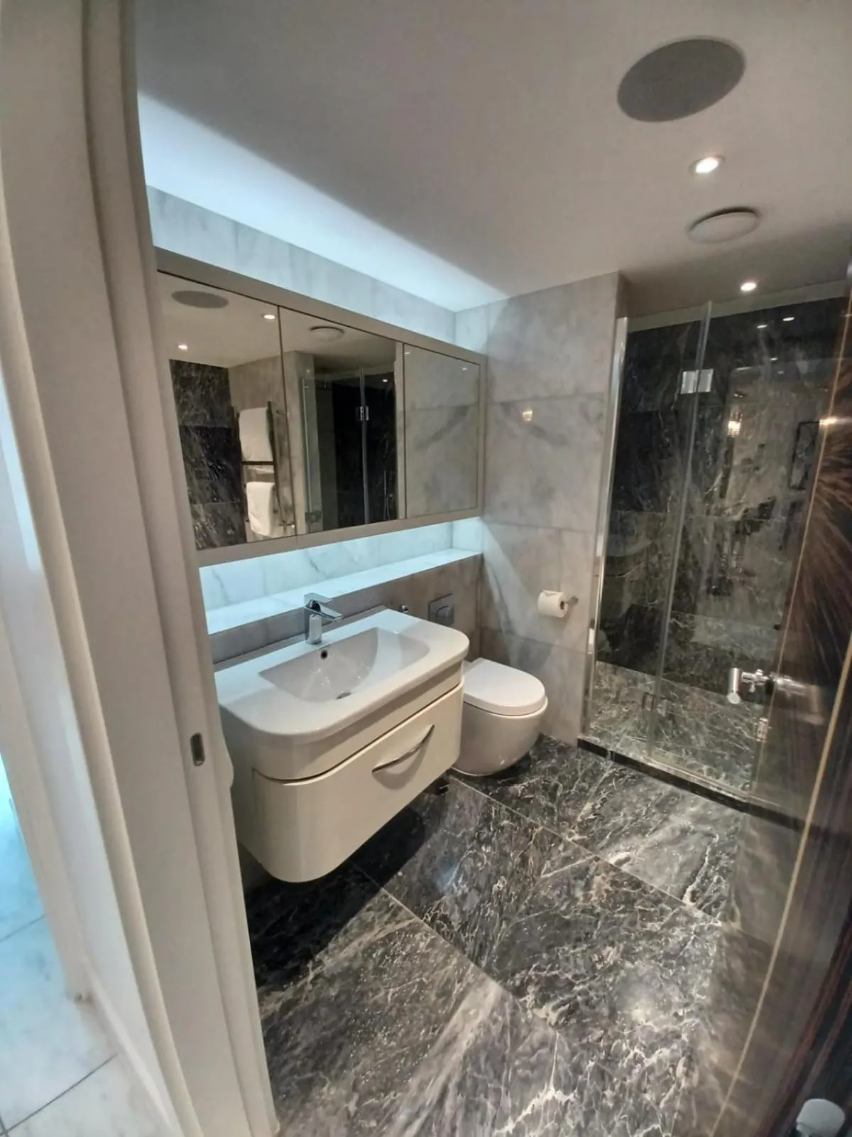 Buckingham Palace Residences by Aeria Apartments