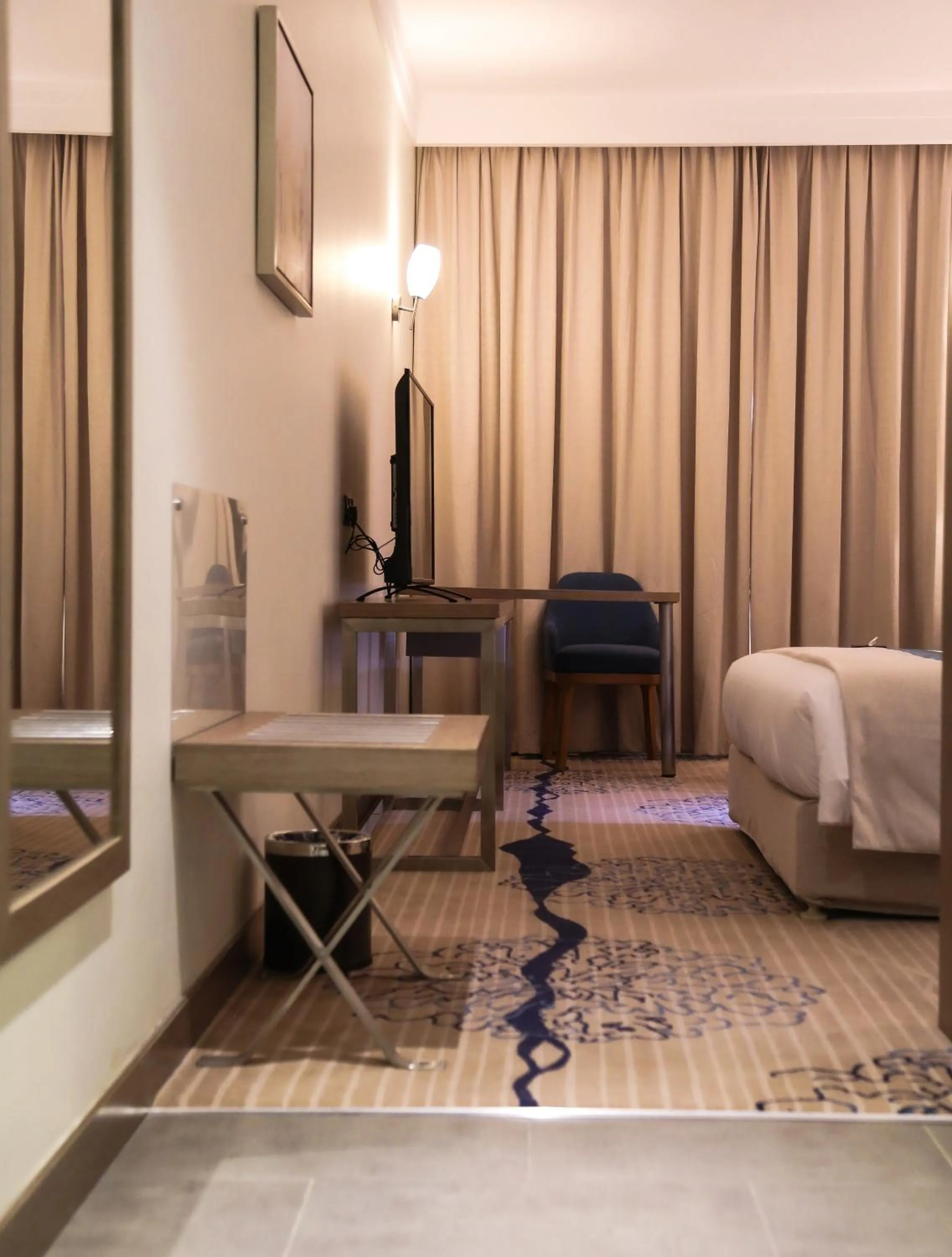 Seating area, Bed in Safwat Alkhobar Hotel