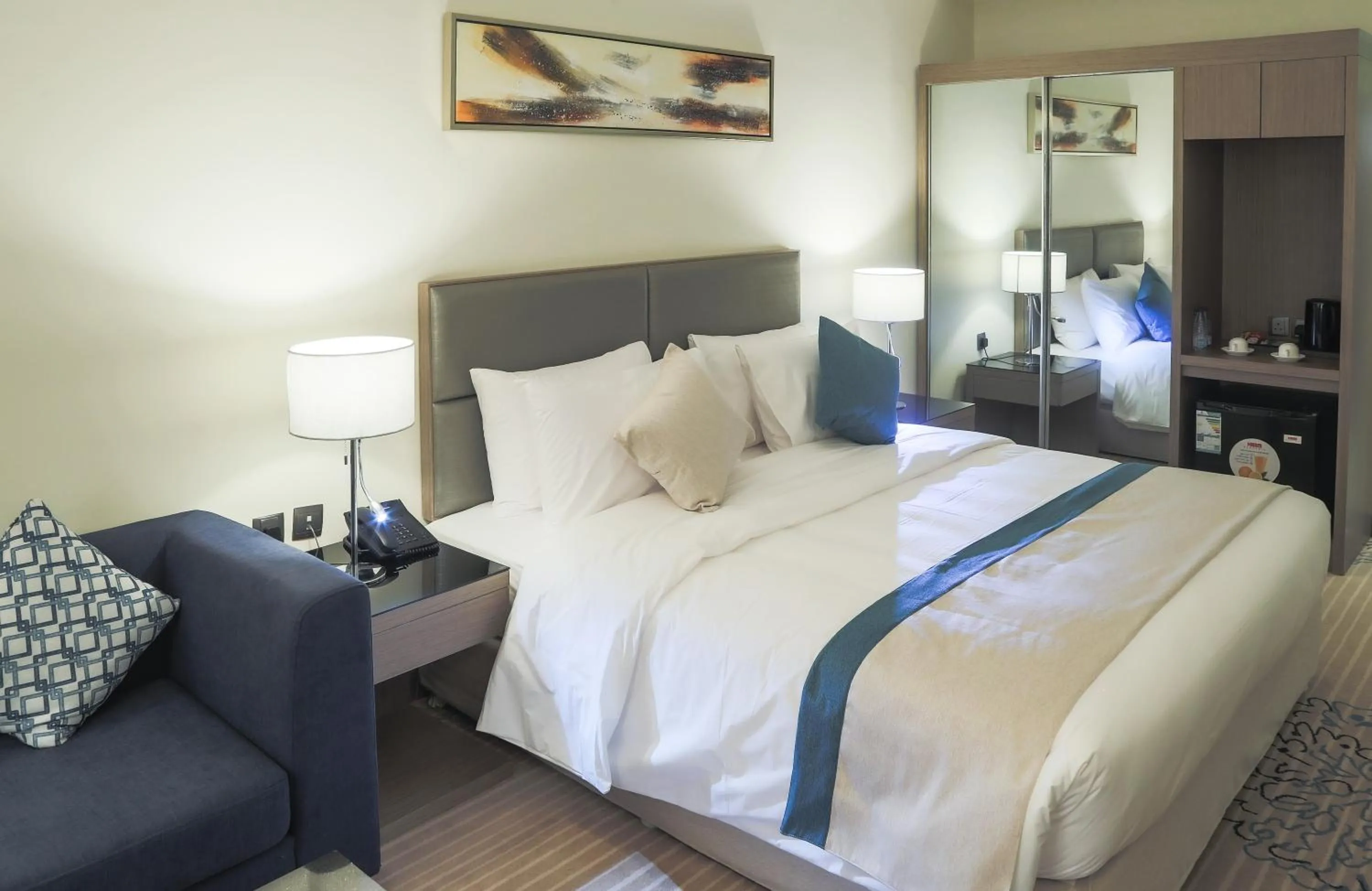 Bed in Safwat Alkhobar Hotel