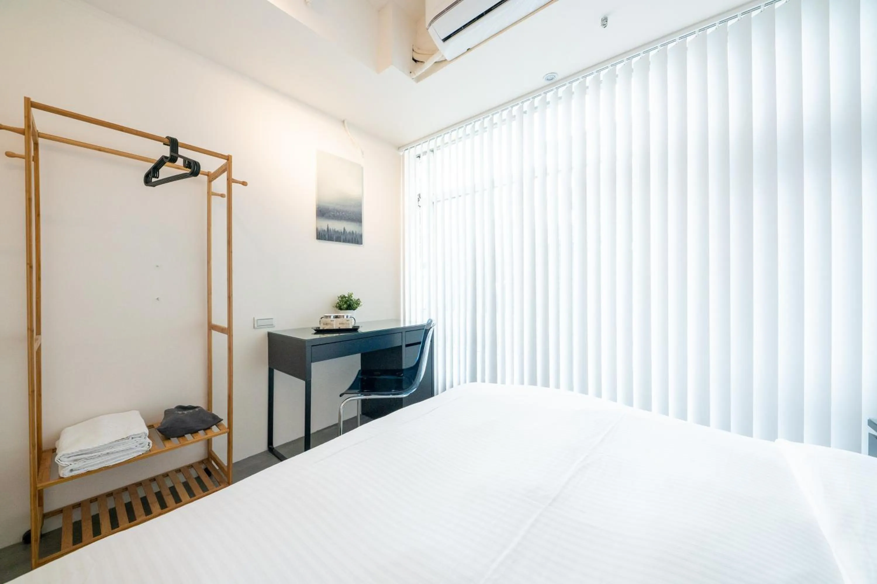 Photo of the whole room in HotelsHere - Ximen