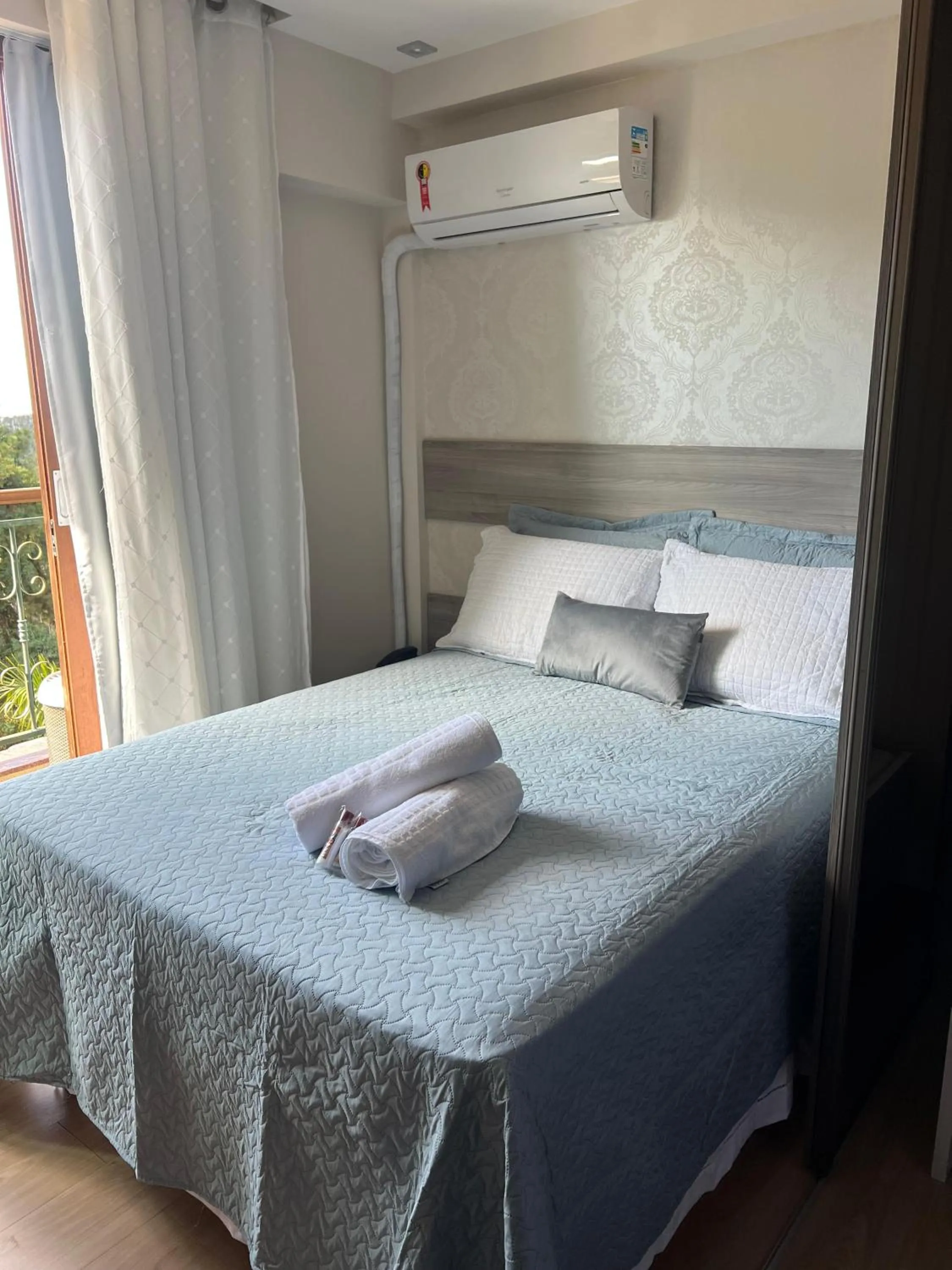 Bedroom, Bed in Flat Pedra Azul